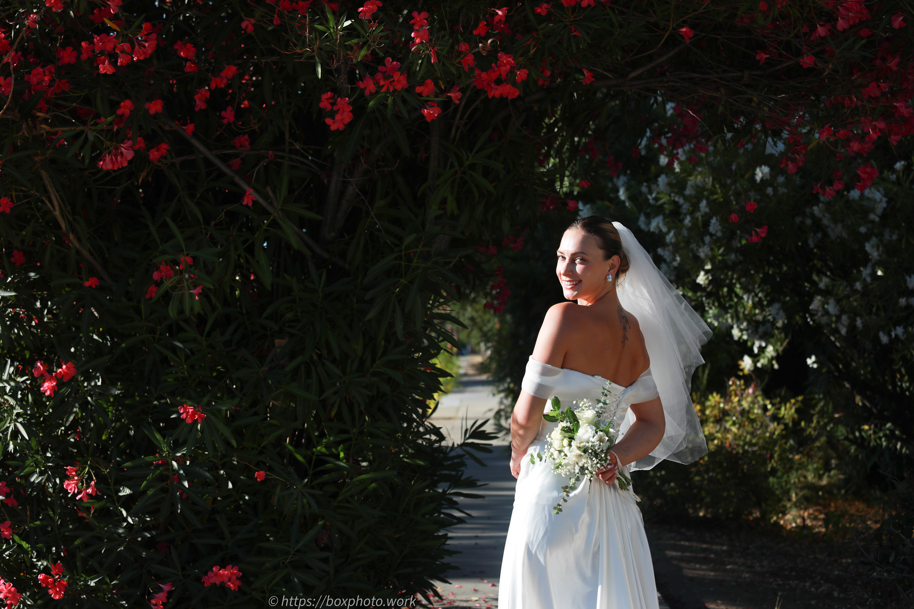 #BayAreaWedding #WeddingPhotography #BridalPortrait #CandidMoments #CaliforniaWedding #BrideStyle #WeddingSeason2025 #BayAreaPhotographer #DocumentaryWeddingPhotography #RealWeddingMoments