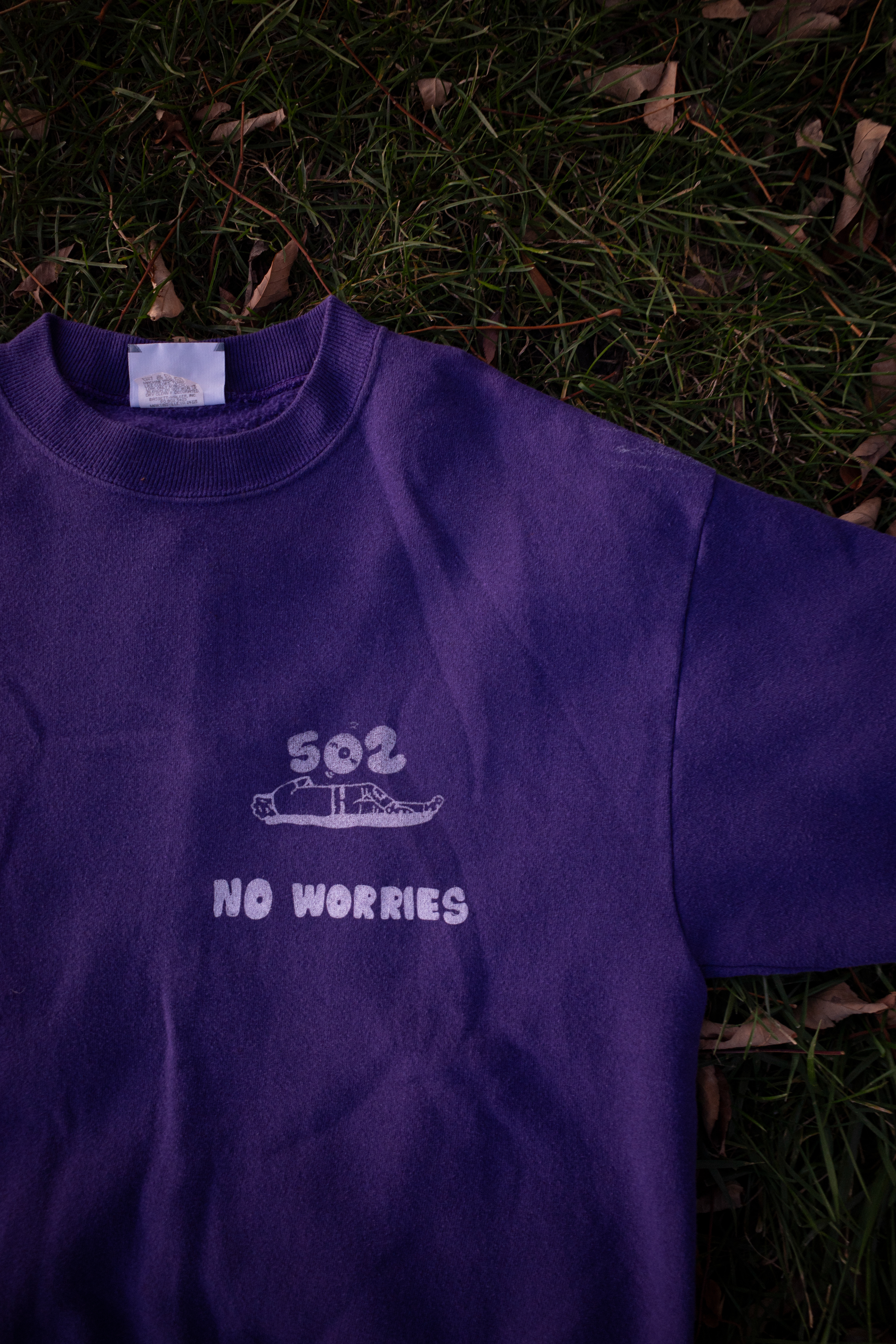 NO WORRIES SWEATSHIRT PURPLE - L
