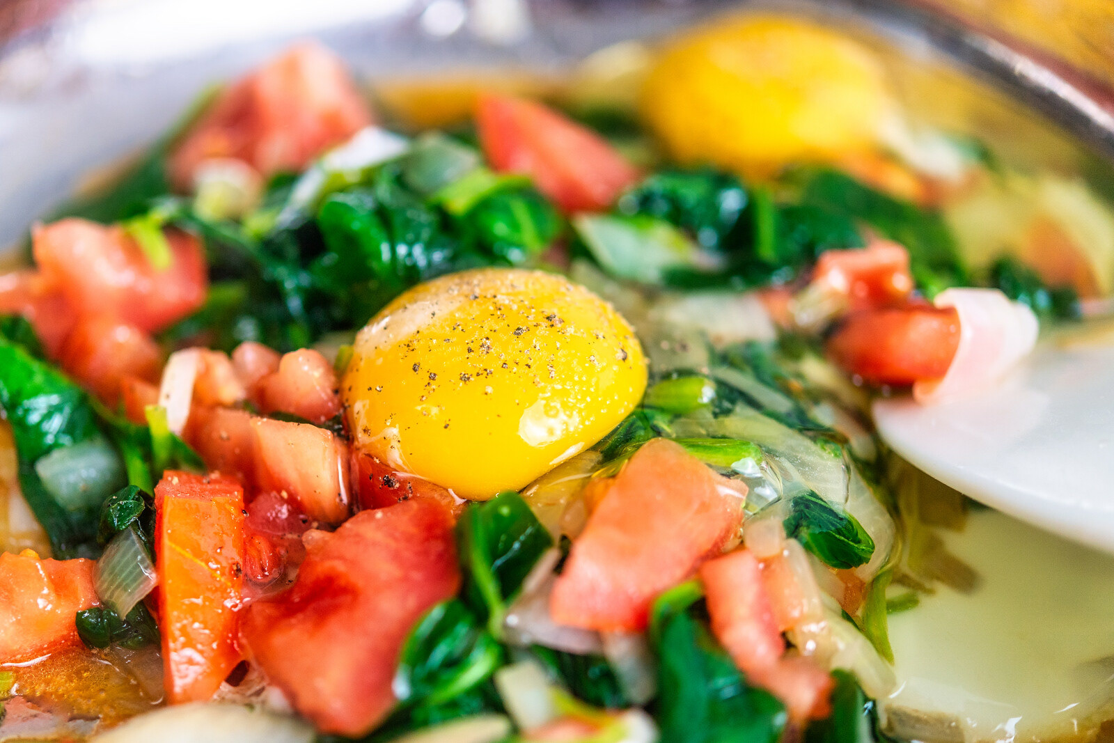 Huevo con vegetales