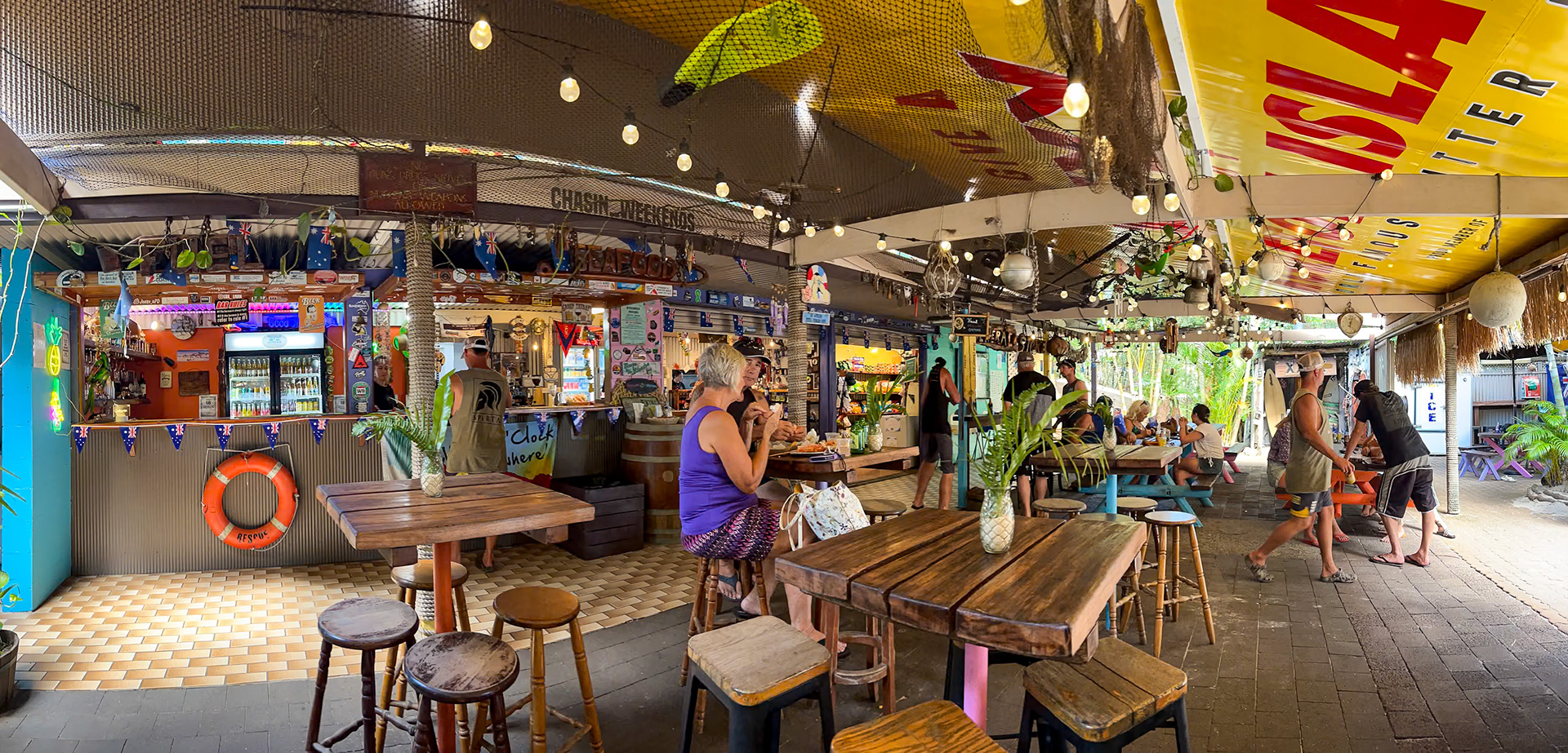 The Gutter Bar, Kooringal, Moreton Island