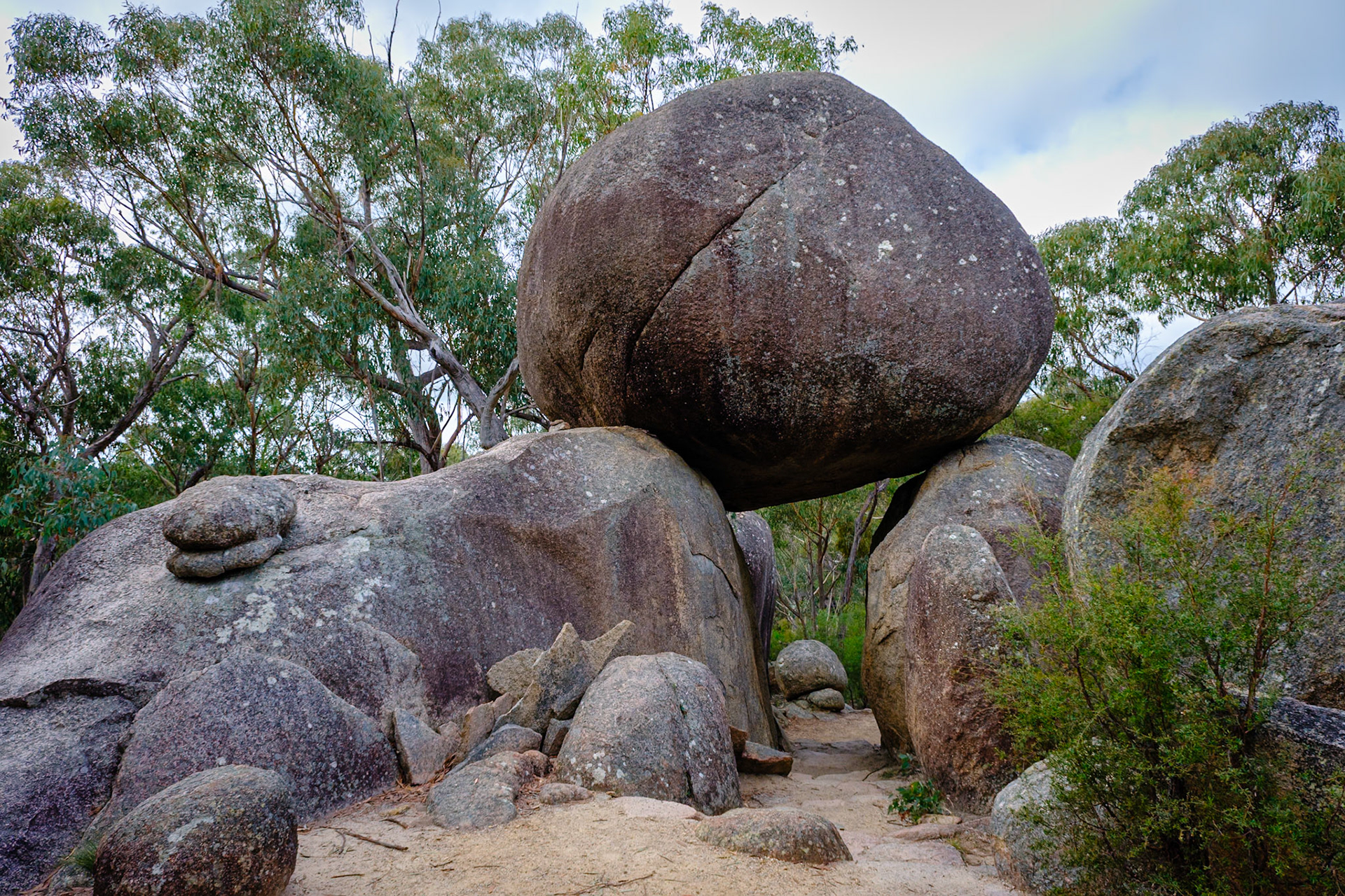 Walk to Granite Arch