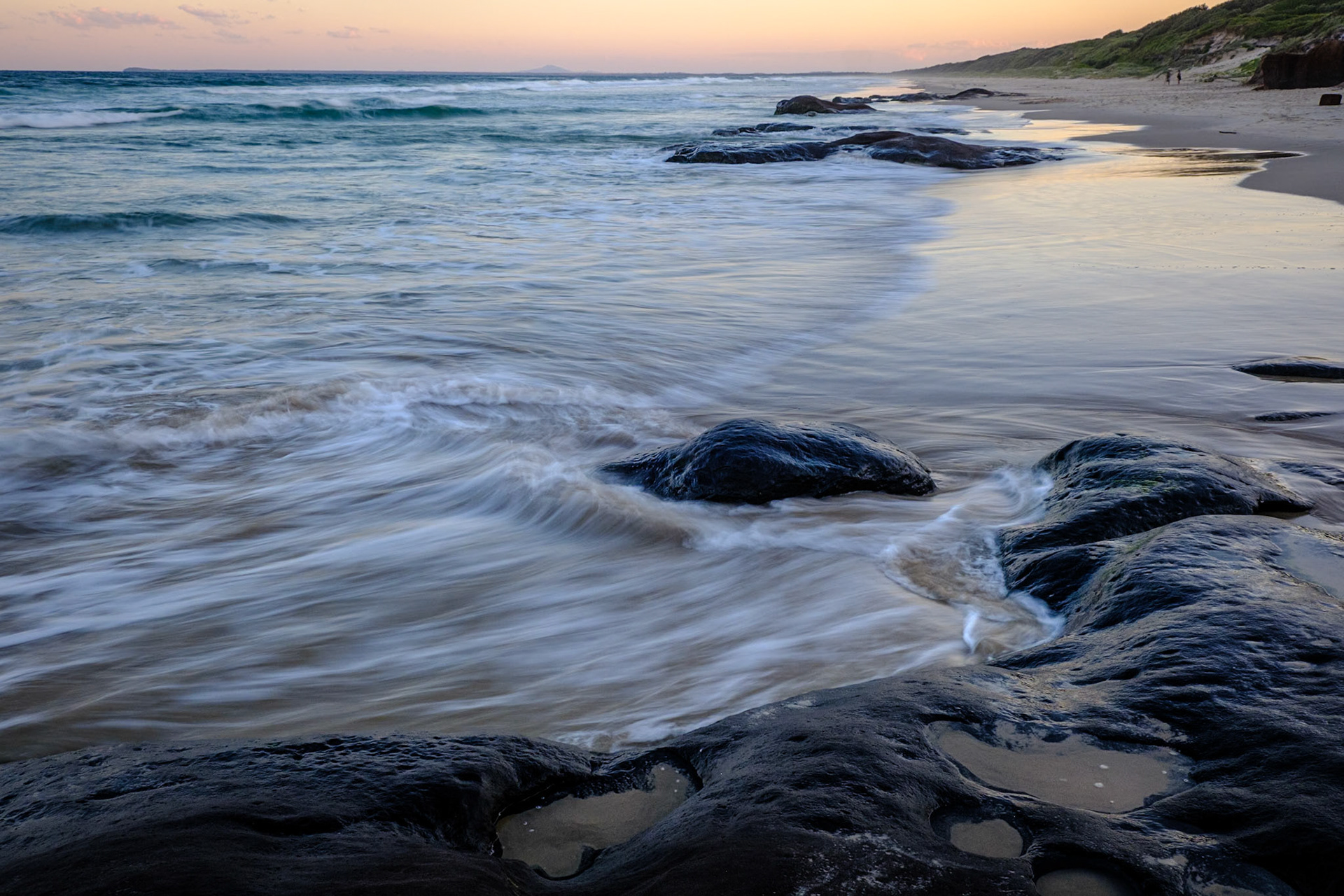 At Minbanba-Black Rocks - 10 Mile Beach