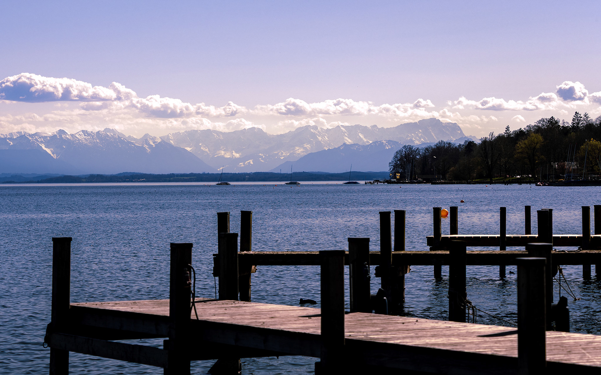 Starnberger See mit dem Wettersteingebirge im Hintergrund