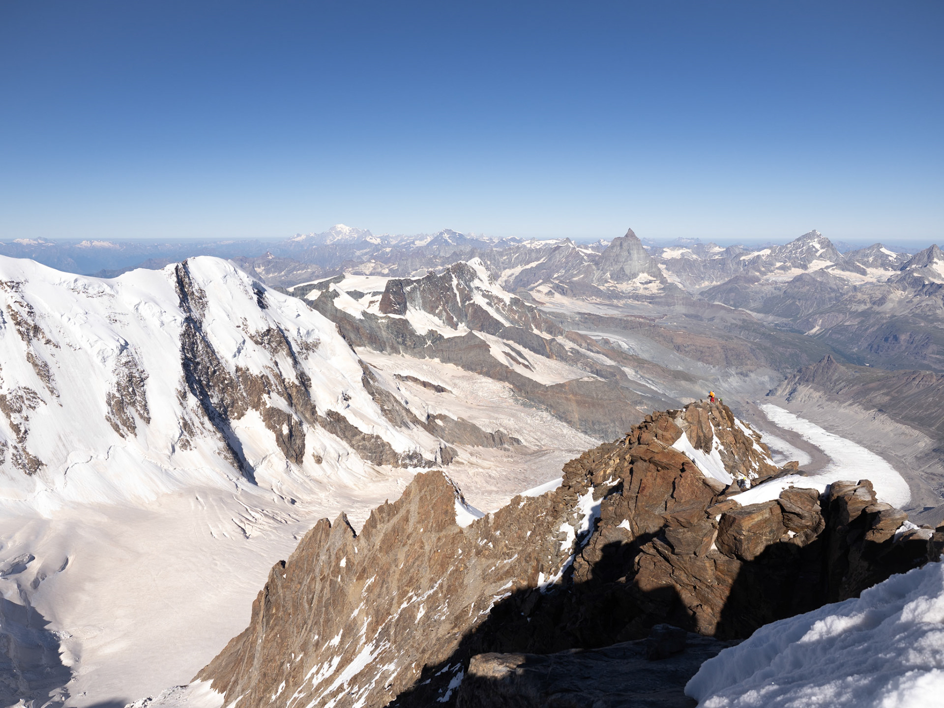 Blick Richtung Mont Blanc und Matterhorn