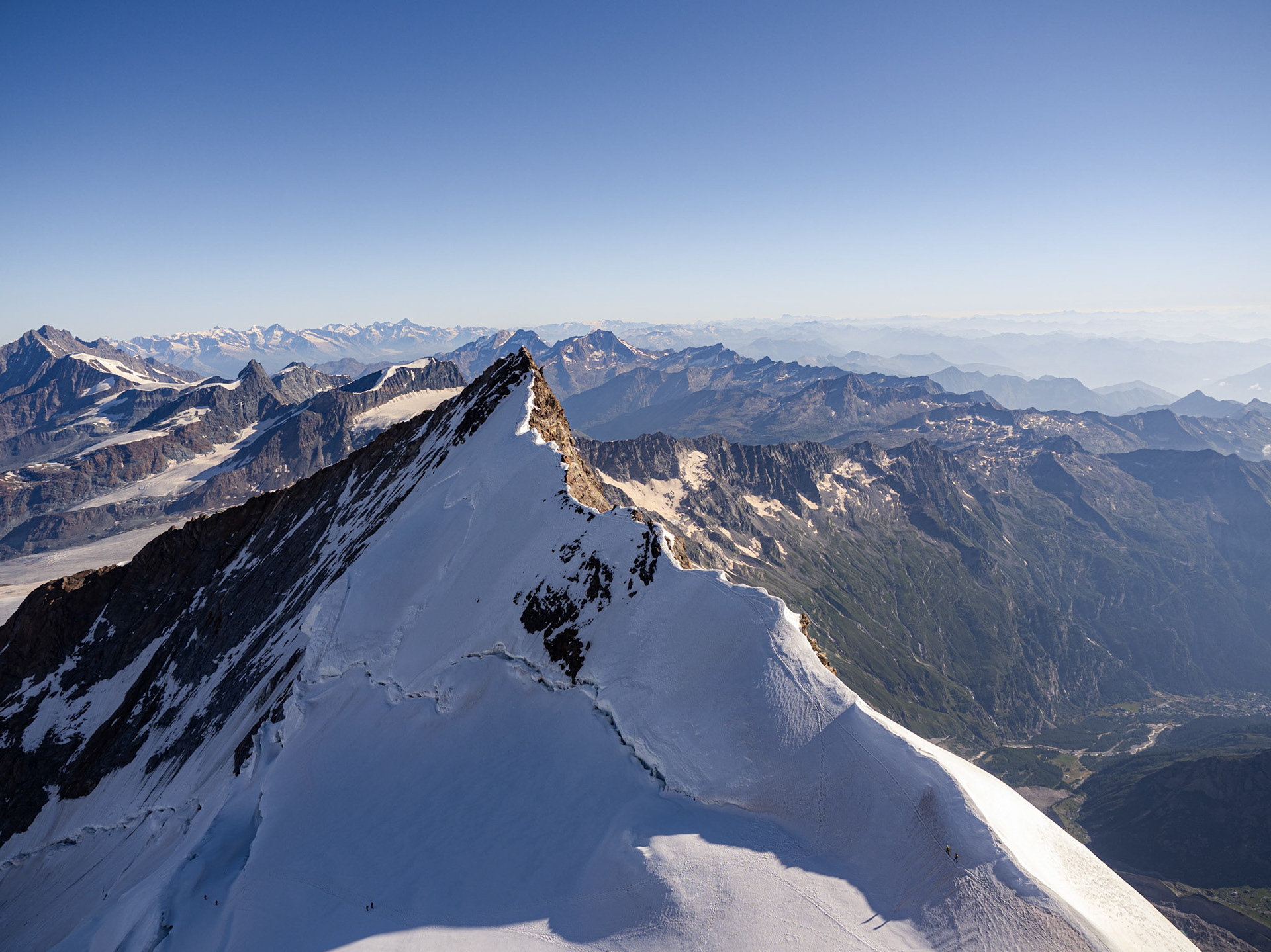 Nordend mit Berner Alpen im Hintegrund