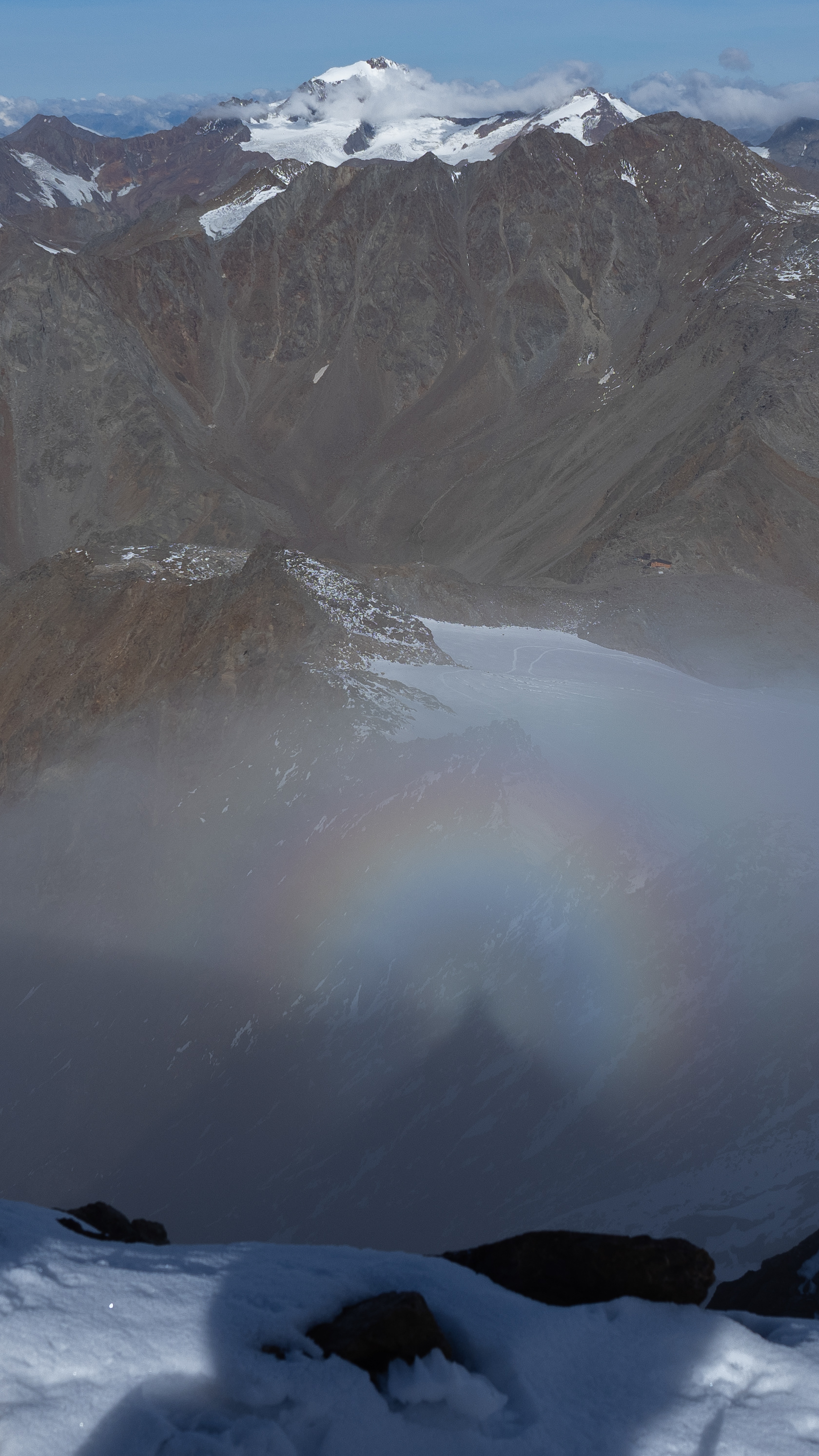 Regenbogen vor der Weißkugel