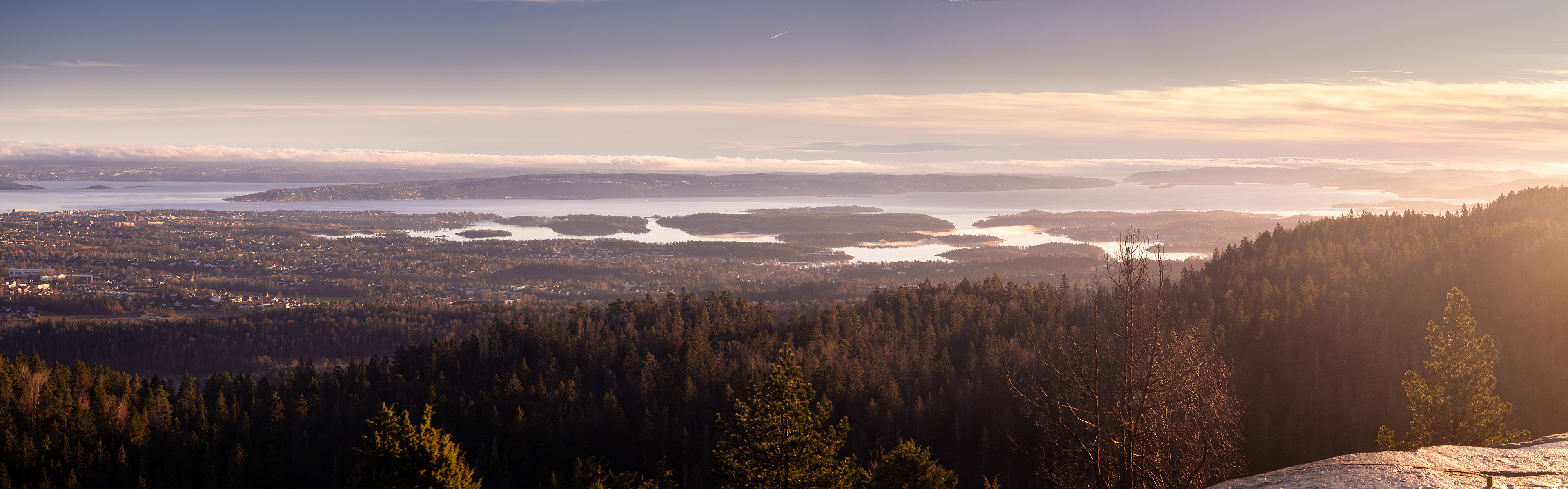 Blick vom Nordre Kolsåstoppen auf den Oslofjord
