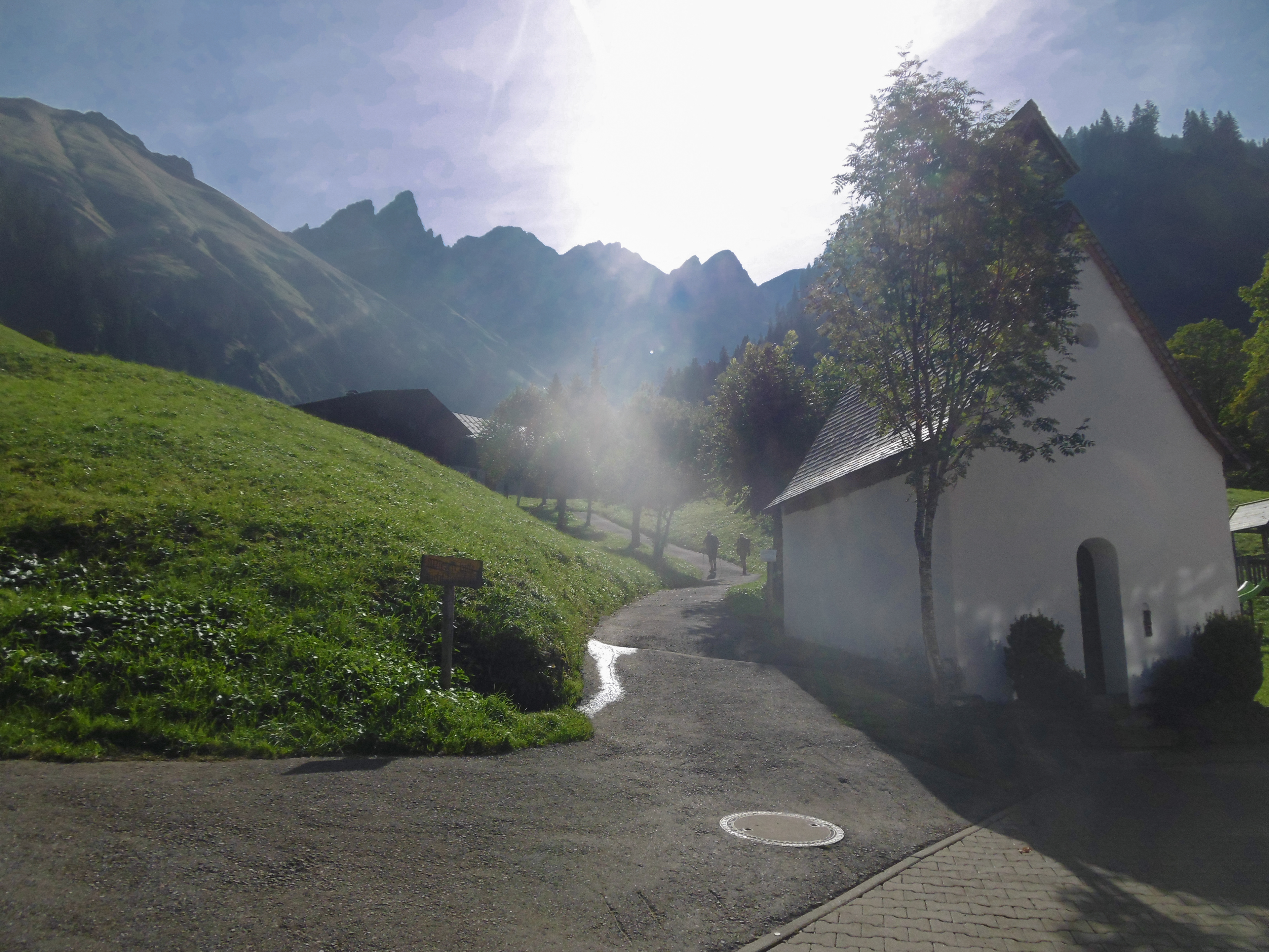Einödsbach mit Blick auf das Dreigestirn