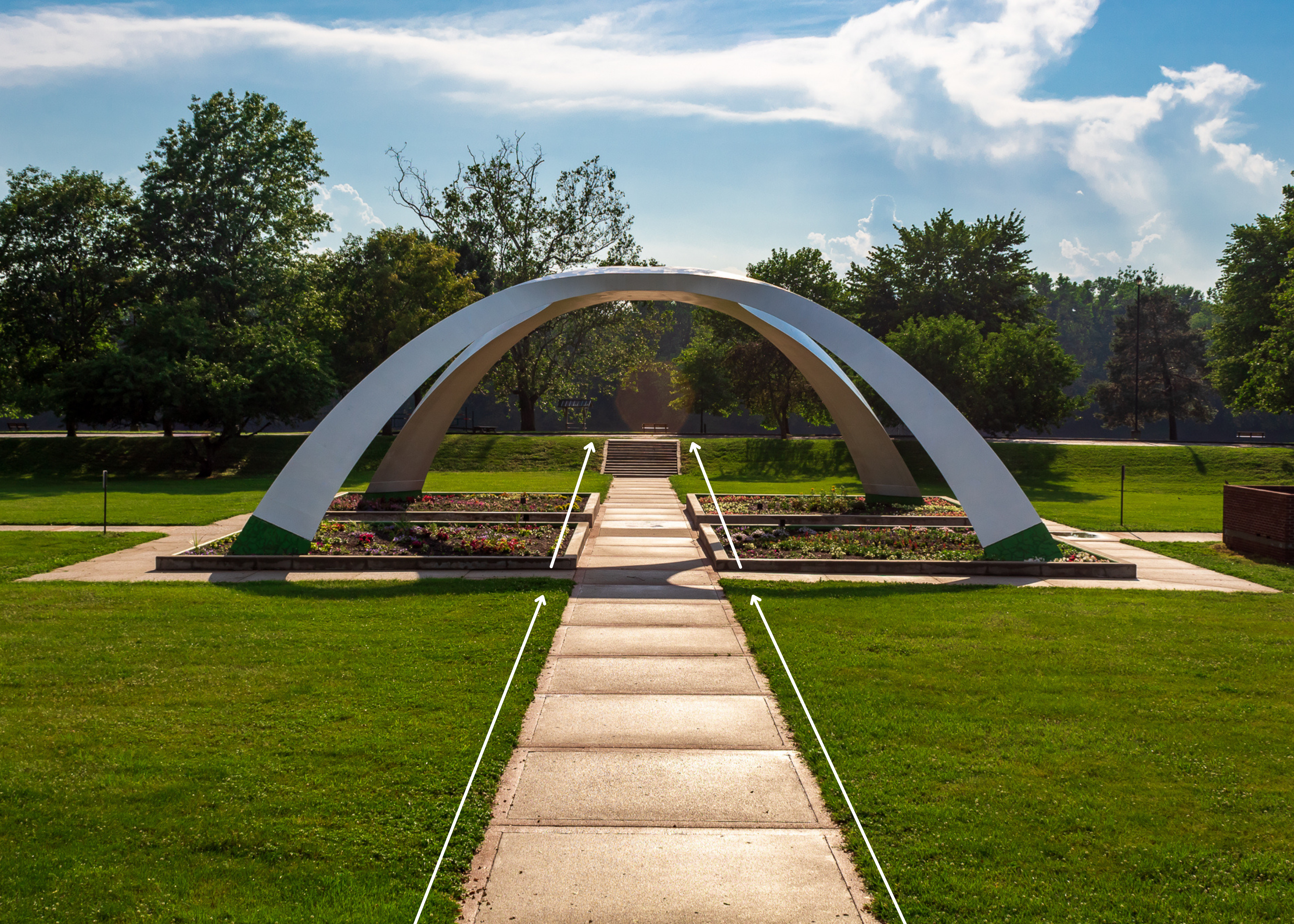The sidewalk here made for an easy way to use leading lines. Your eyes are drawn down the sidewalk as if you are in the moment at Fairbanks Park.