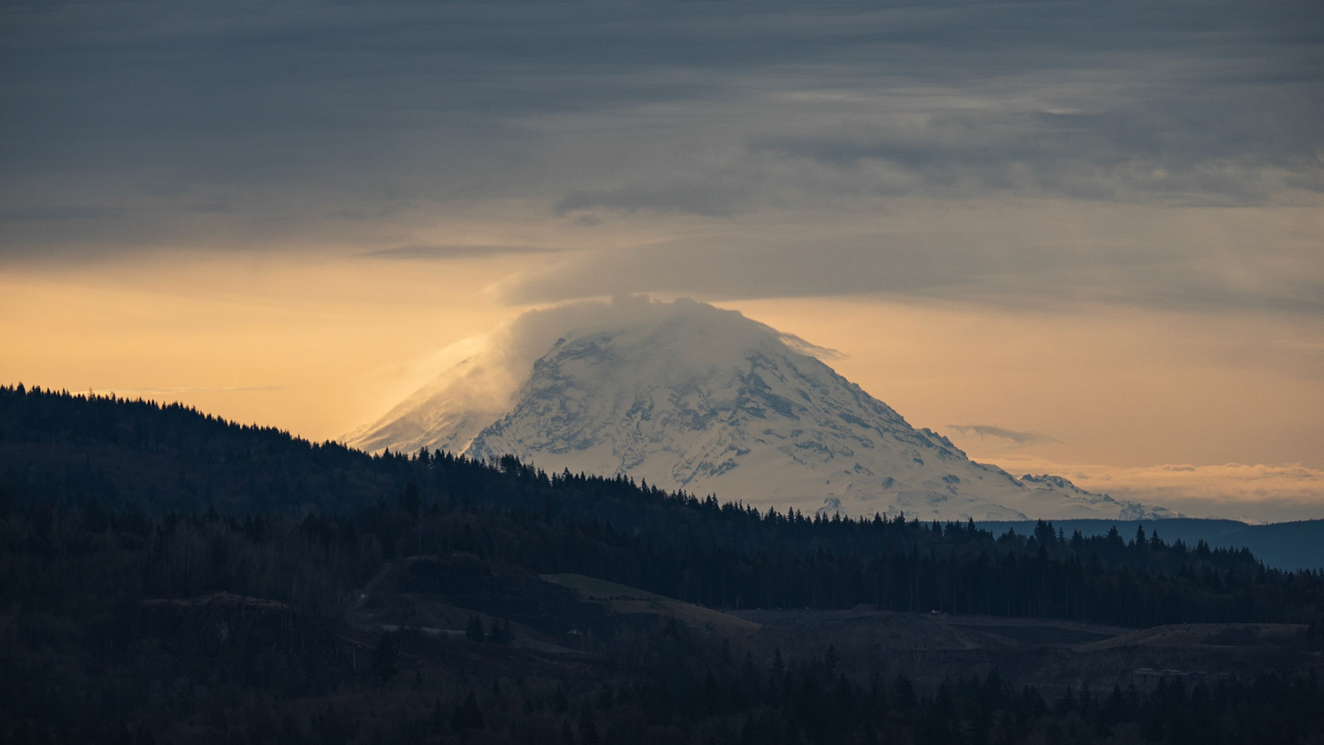 Mount Rainier Drama