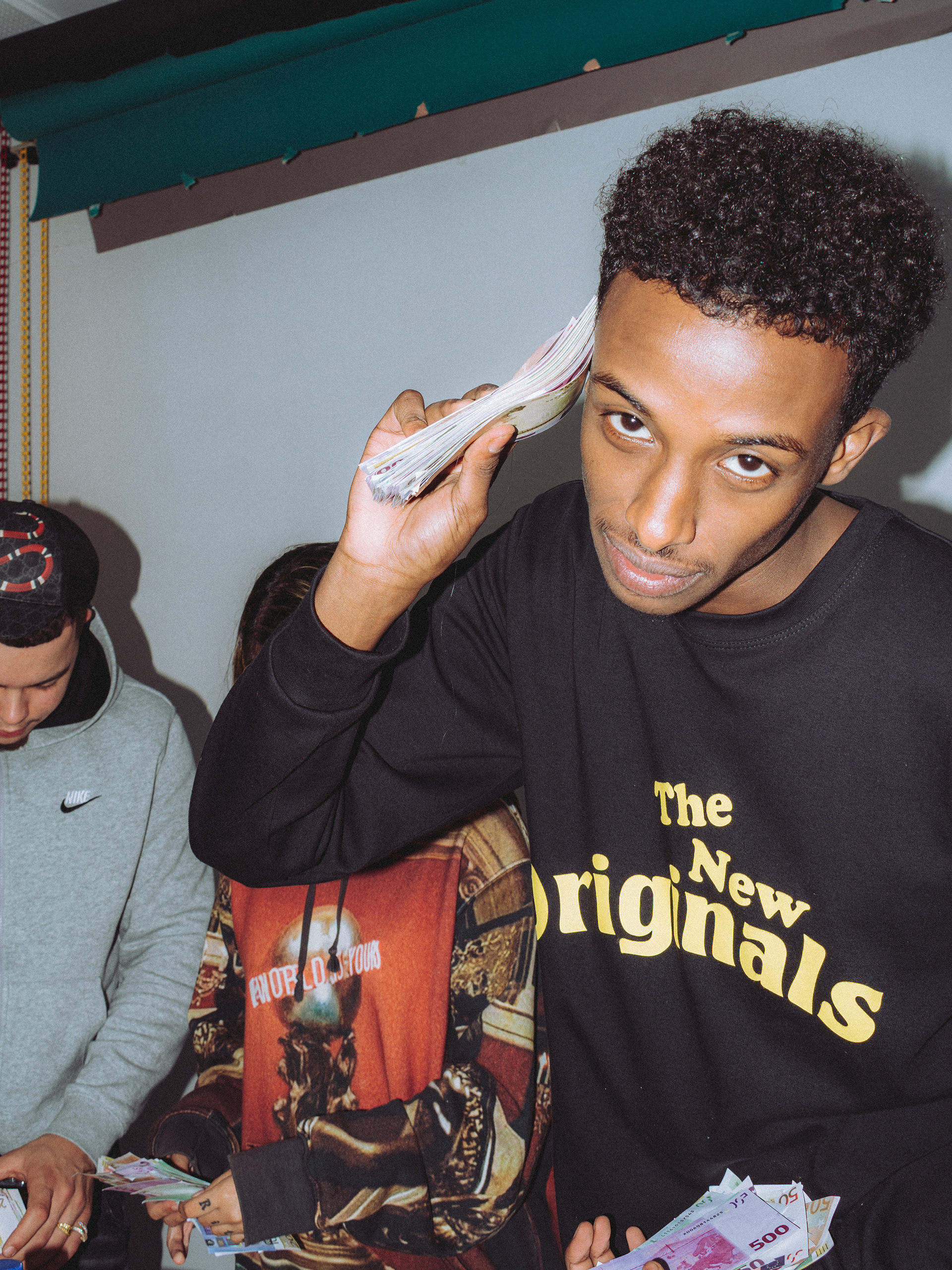 Appie Mussa behind-the-scenes of music video.