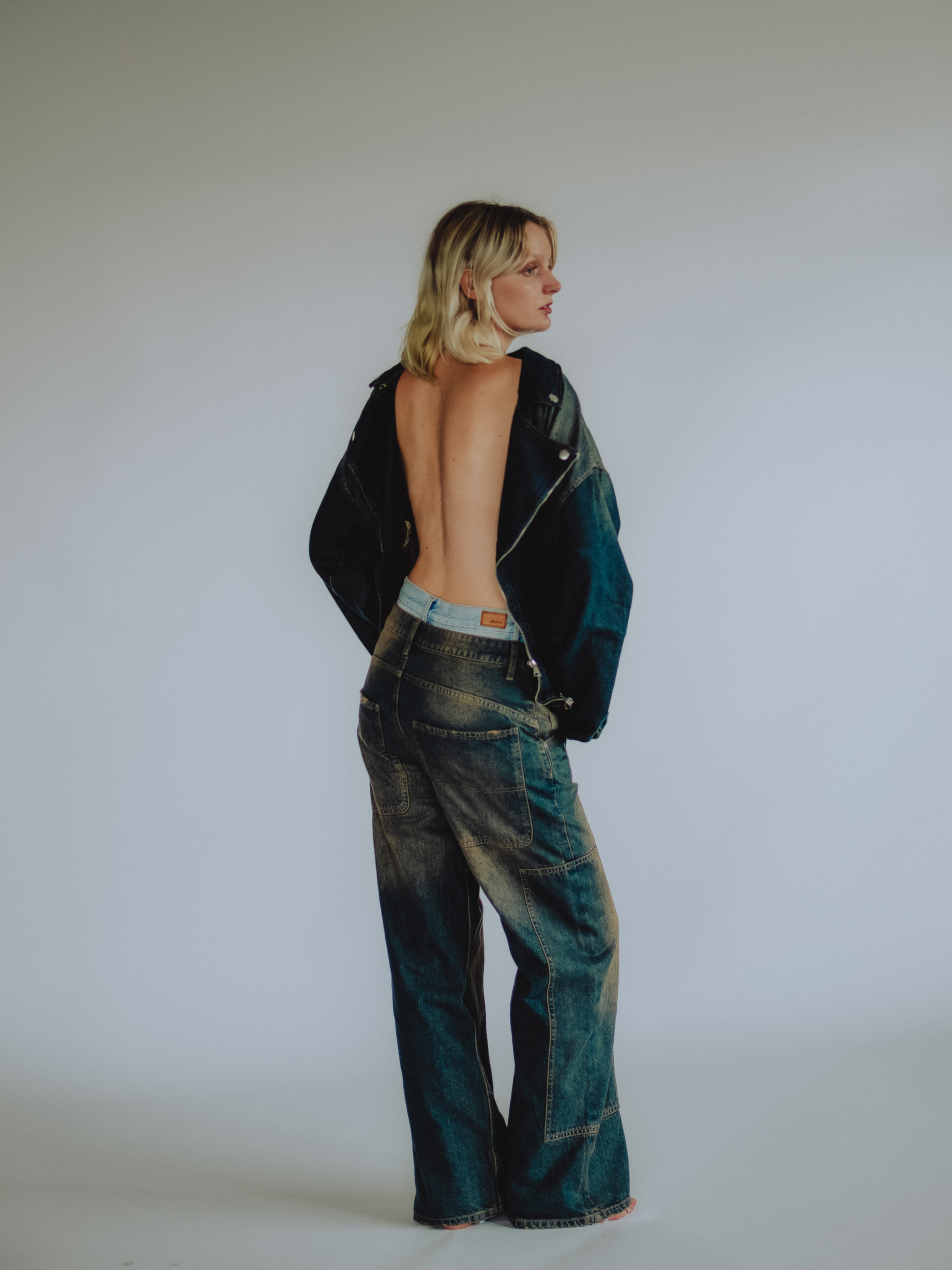 Jorijn in the Cellar Agency studio in Utrecht. October, 2023.