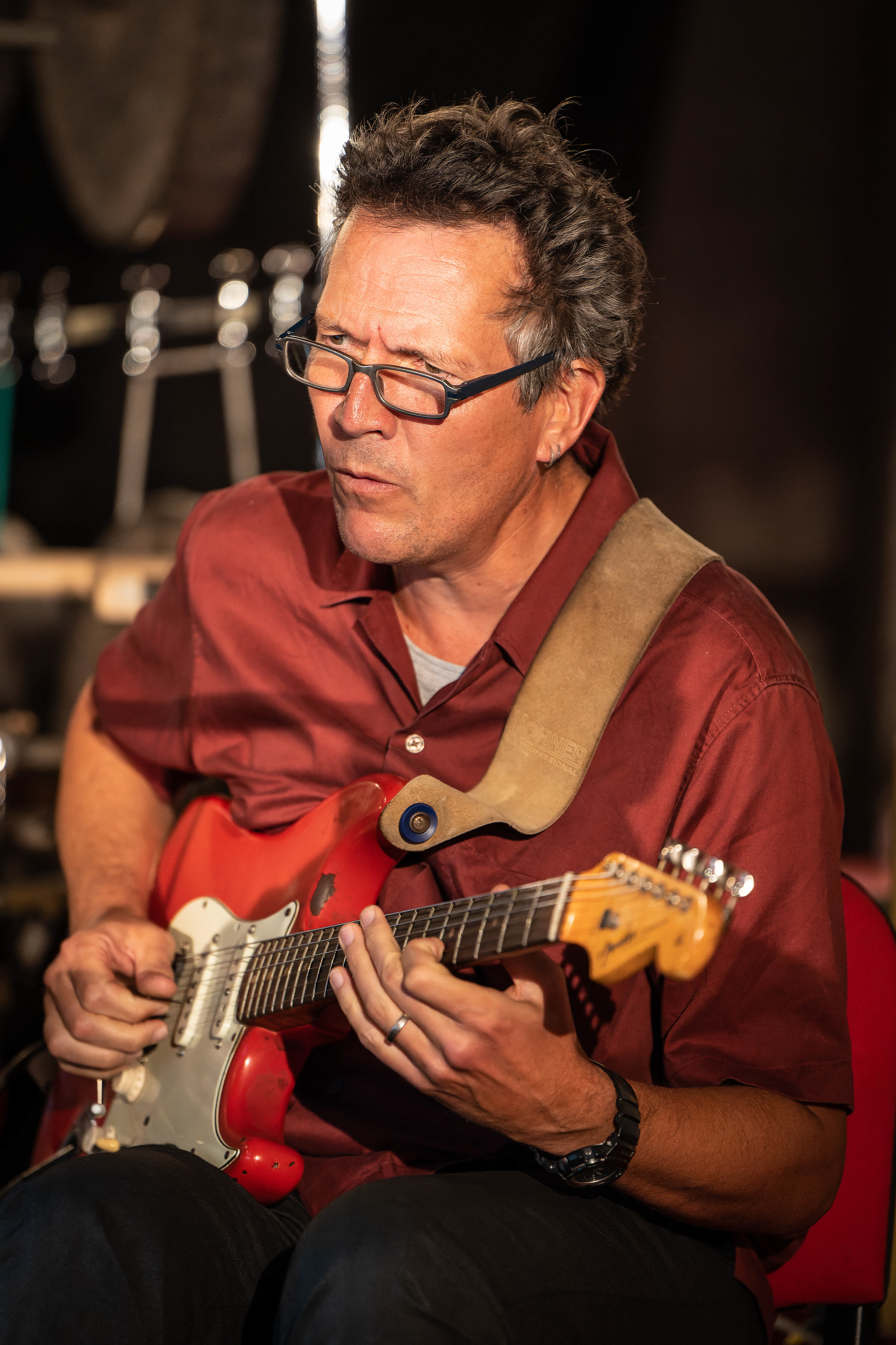 Kai Brückner – Gitarren, Tambura, Sarod