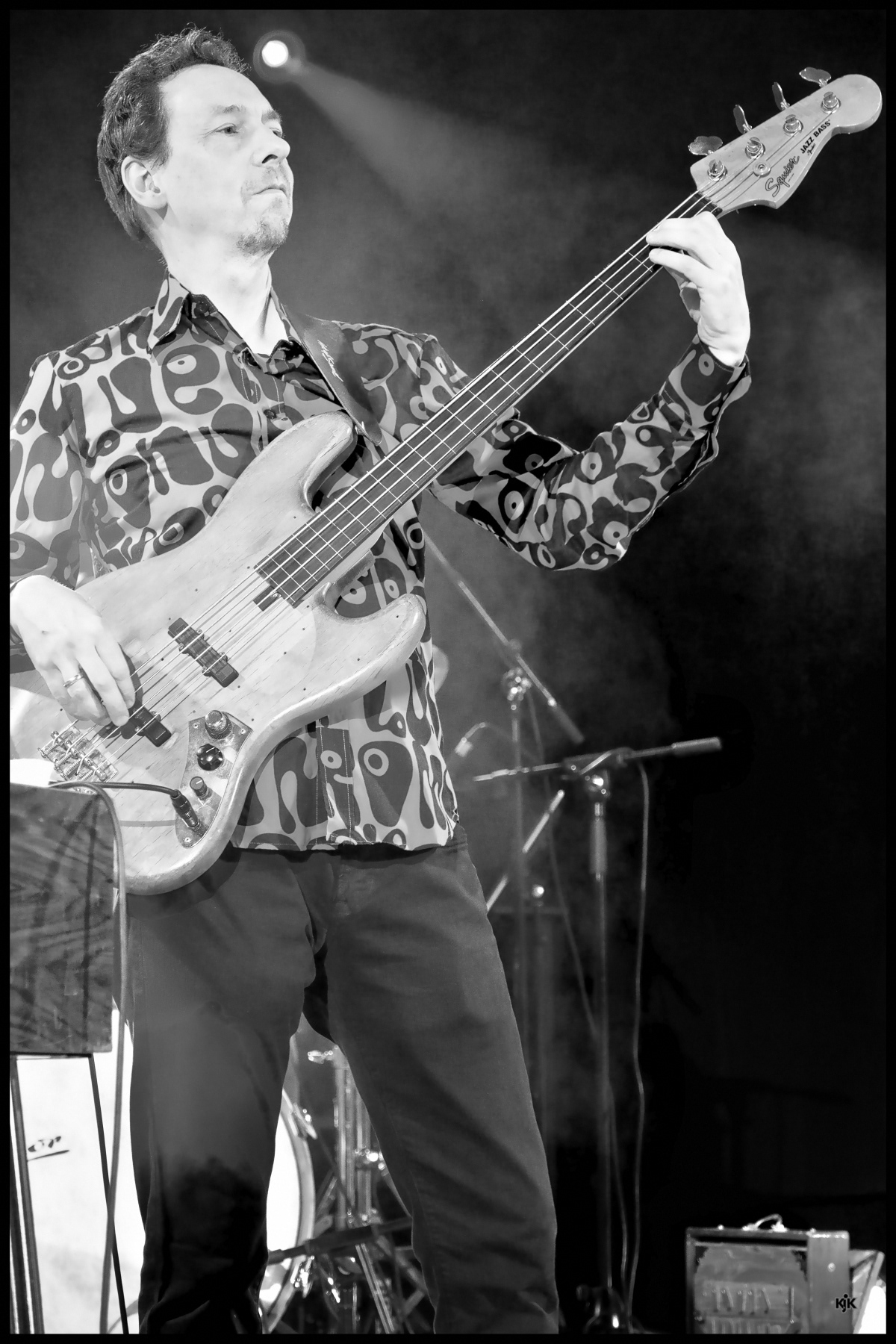 ... 6-saitigen Bass