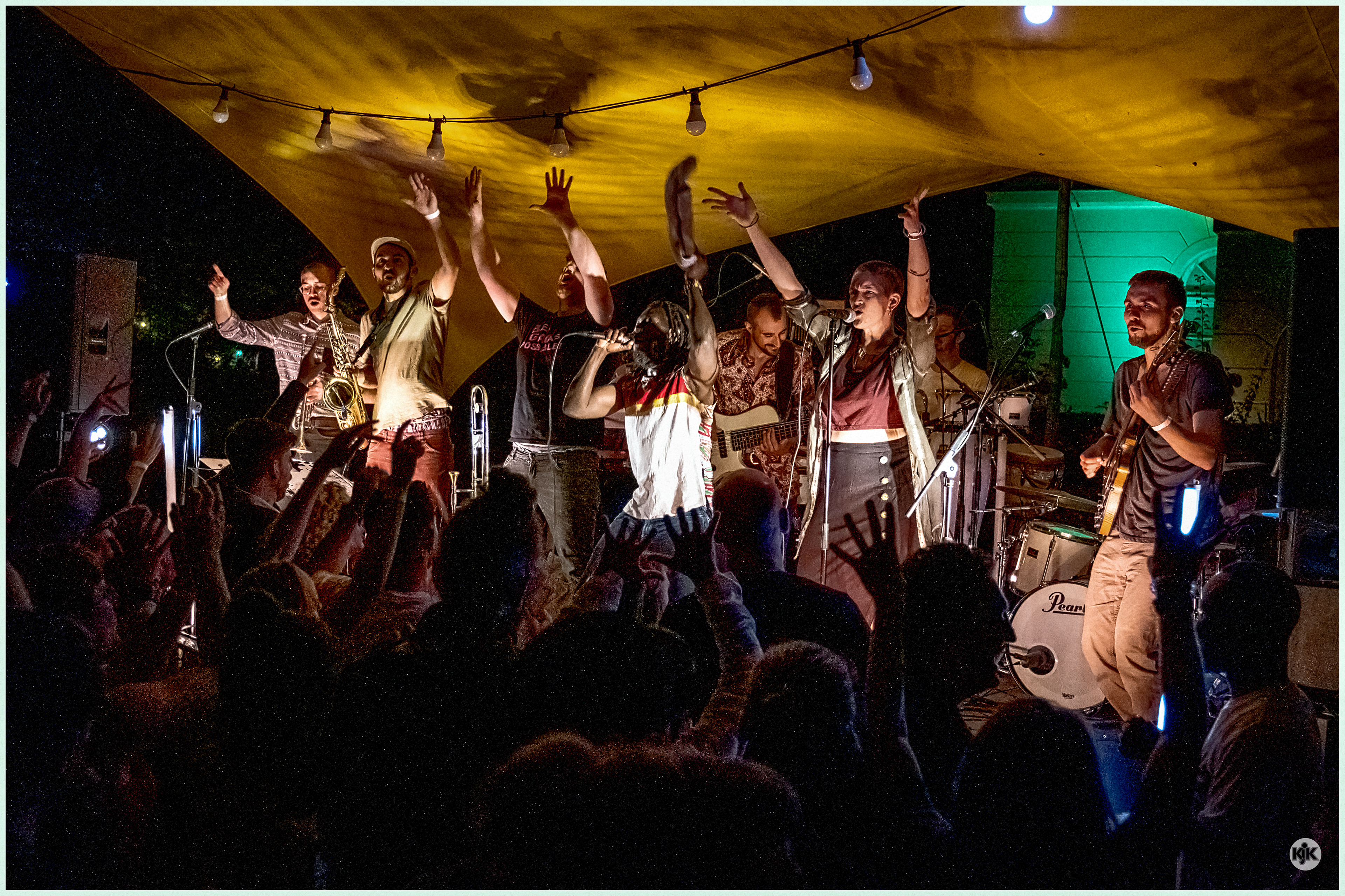 K'Daanso & The RagglyF Family in Aktion