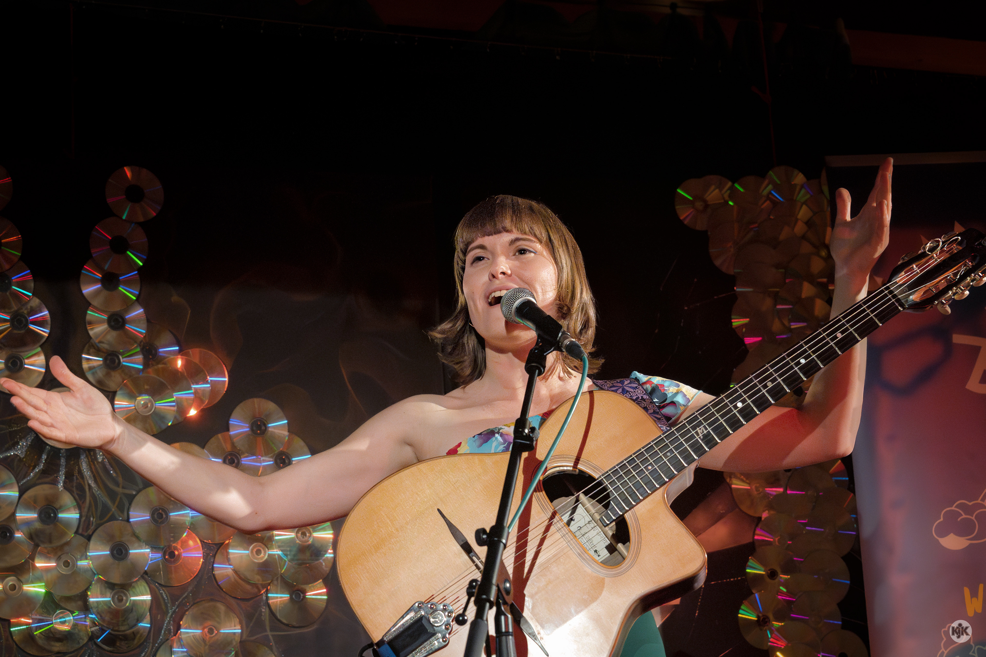 Marion Lenfant-Preus – Gesang und Gitarre