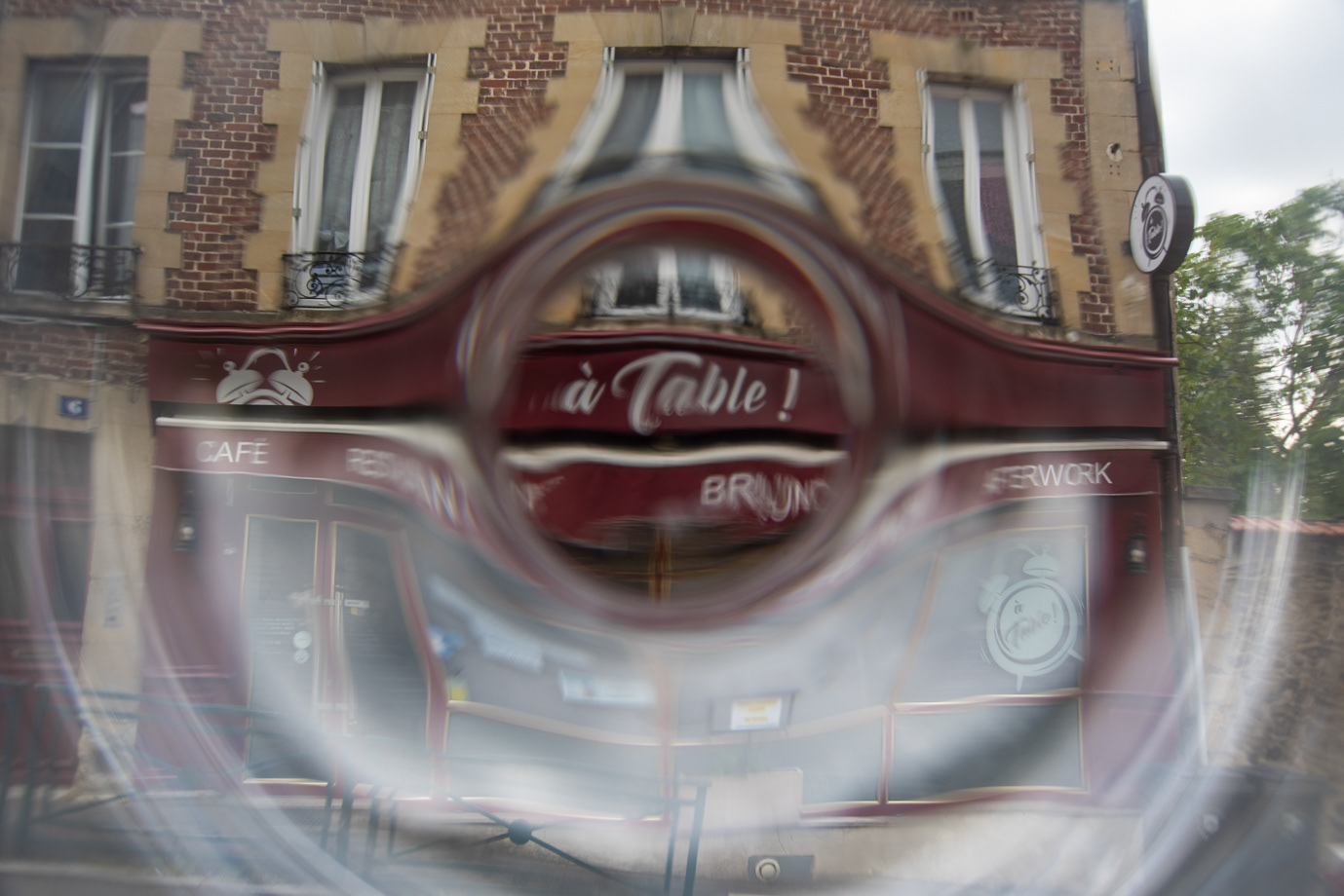 Série "Aquarium". Les restaurants fermés.