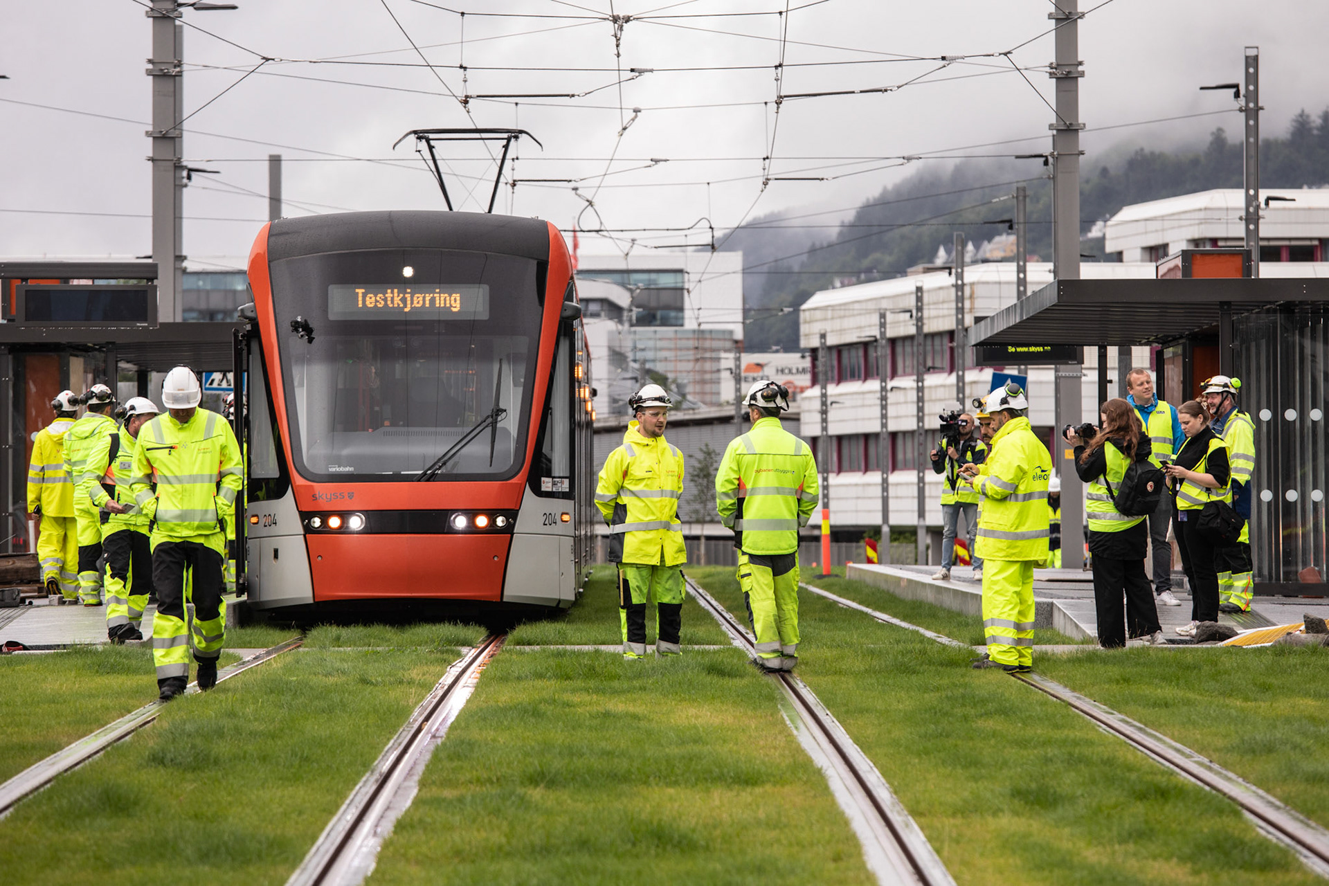 Bybanen testkjøres ved Kanalveien Fotografert i forbindelse med første testkjøring av bybanens linje 2 til Fyllingsdalen 04.08.2022.Fotografert i forbindelse med første testkjøring av bybanens linje 2 til Fyllingsdalen 04.08.2022.