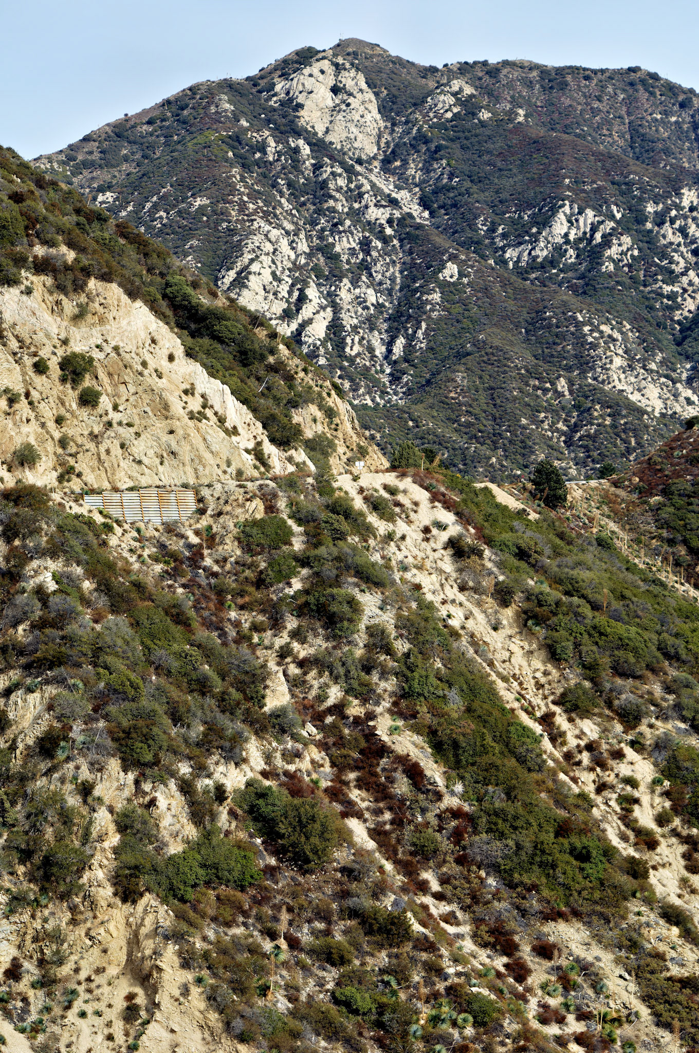 CA_LA_20051220_0245_PS