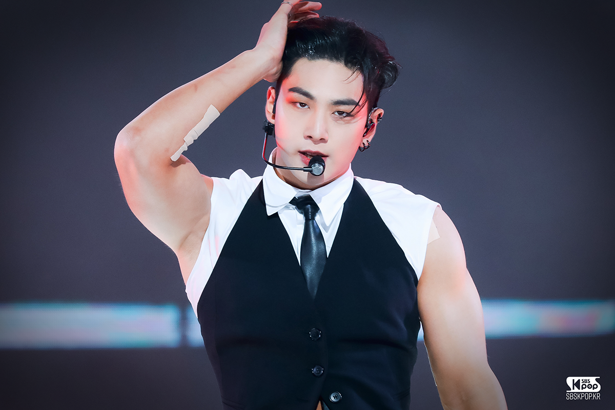 스브스케이팝매거진 - BAEKHO