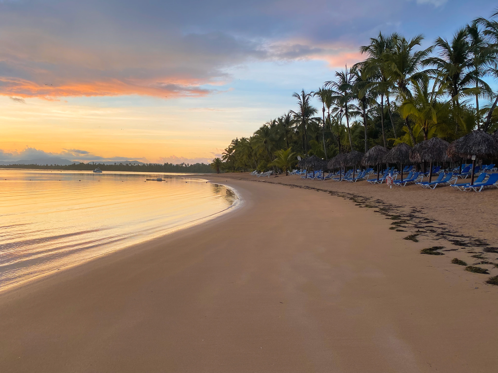 SAMANA (REP.DOMINICANA)  Camera: IPHONE 11 - 4.25 mm - Aperture: f/1.8 - Exposure Time:1/390 s - ISO 32 - Date Taken: 2021-08-14 06:23