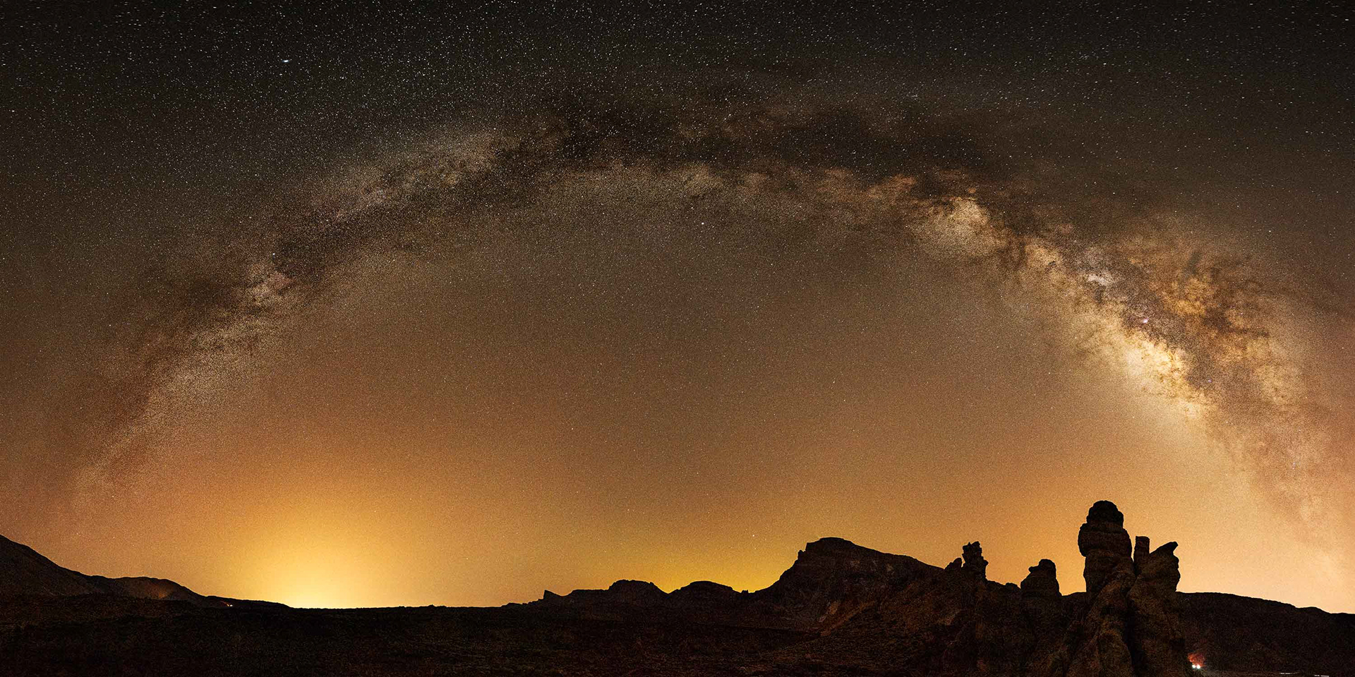 TENERIFE (CANARIAS)  Camera: ILCE-7M2 - 20 mm - Aperture: f/2.8 - Exposure Time:  20 s - ISO 6400 - Date Taken: 2022-07-29 23:33 PANO 13X13