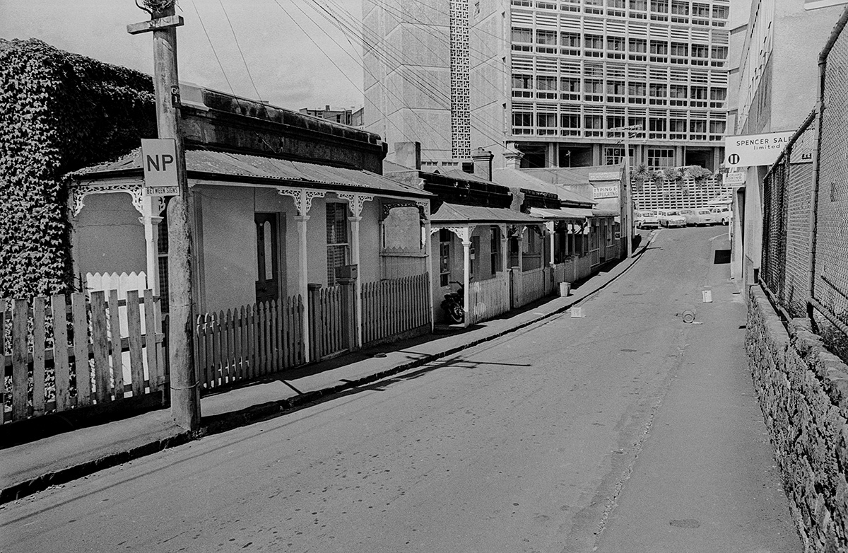 Waverley St Upper Queen St