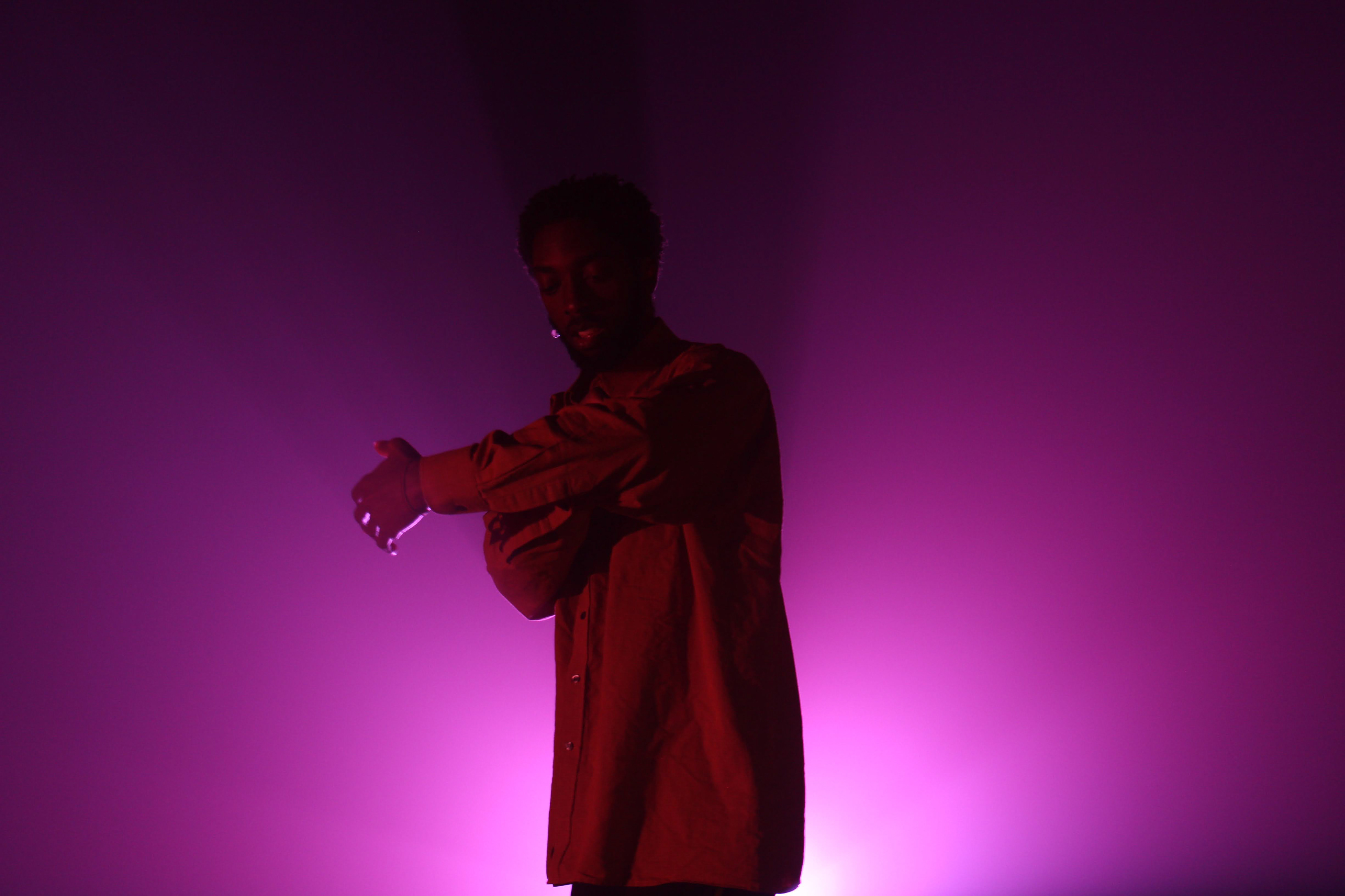 Lichtontwerp voor Unraveling the Veil - Rene Bizimana - 12'2020 