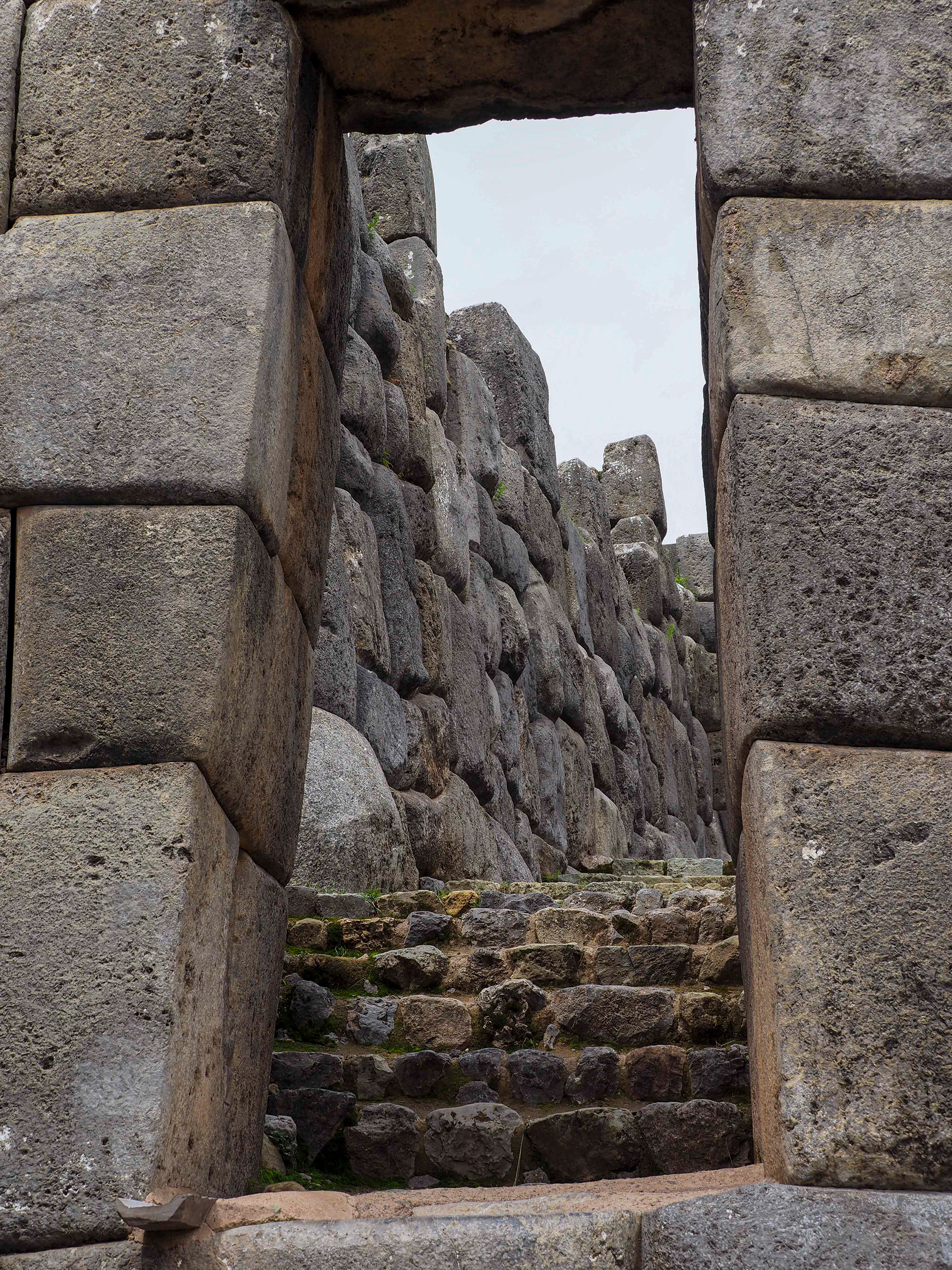 Sacsayhuaman arches