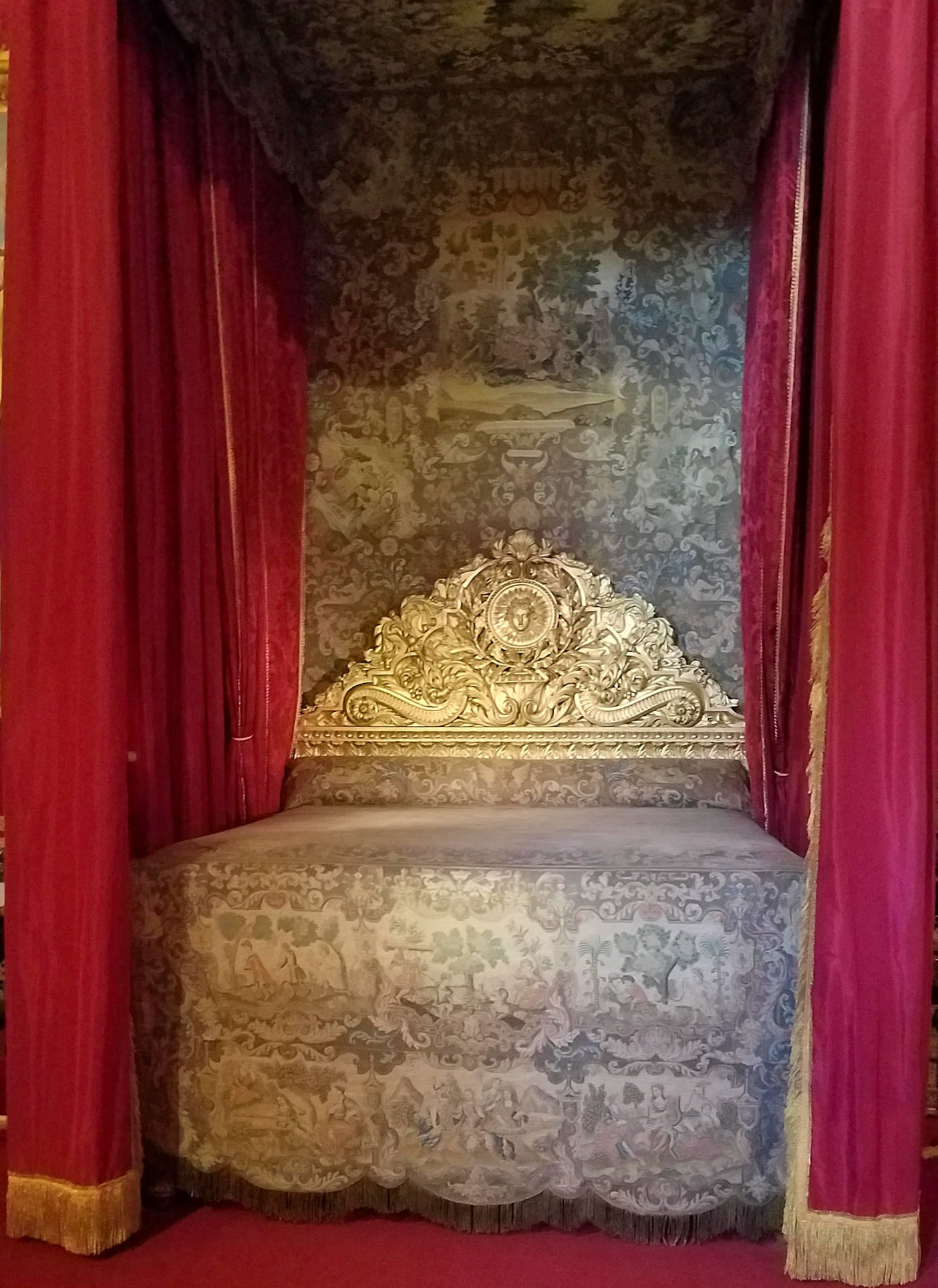 King's bed