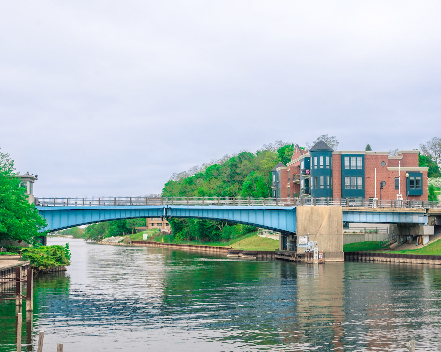 Manistee MI Downtown 17