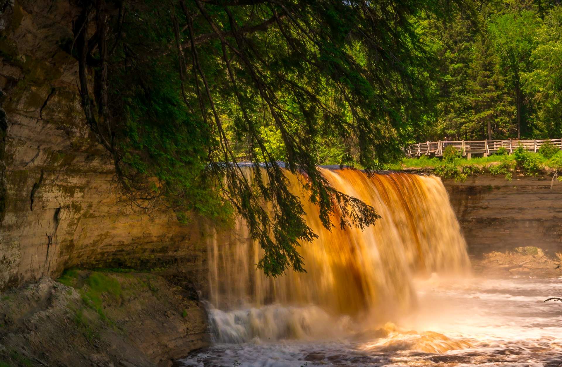 Upper Tahquamenon Falls Michigan 01