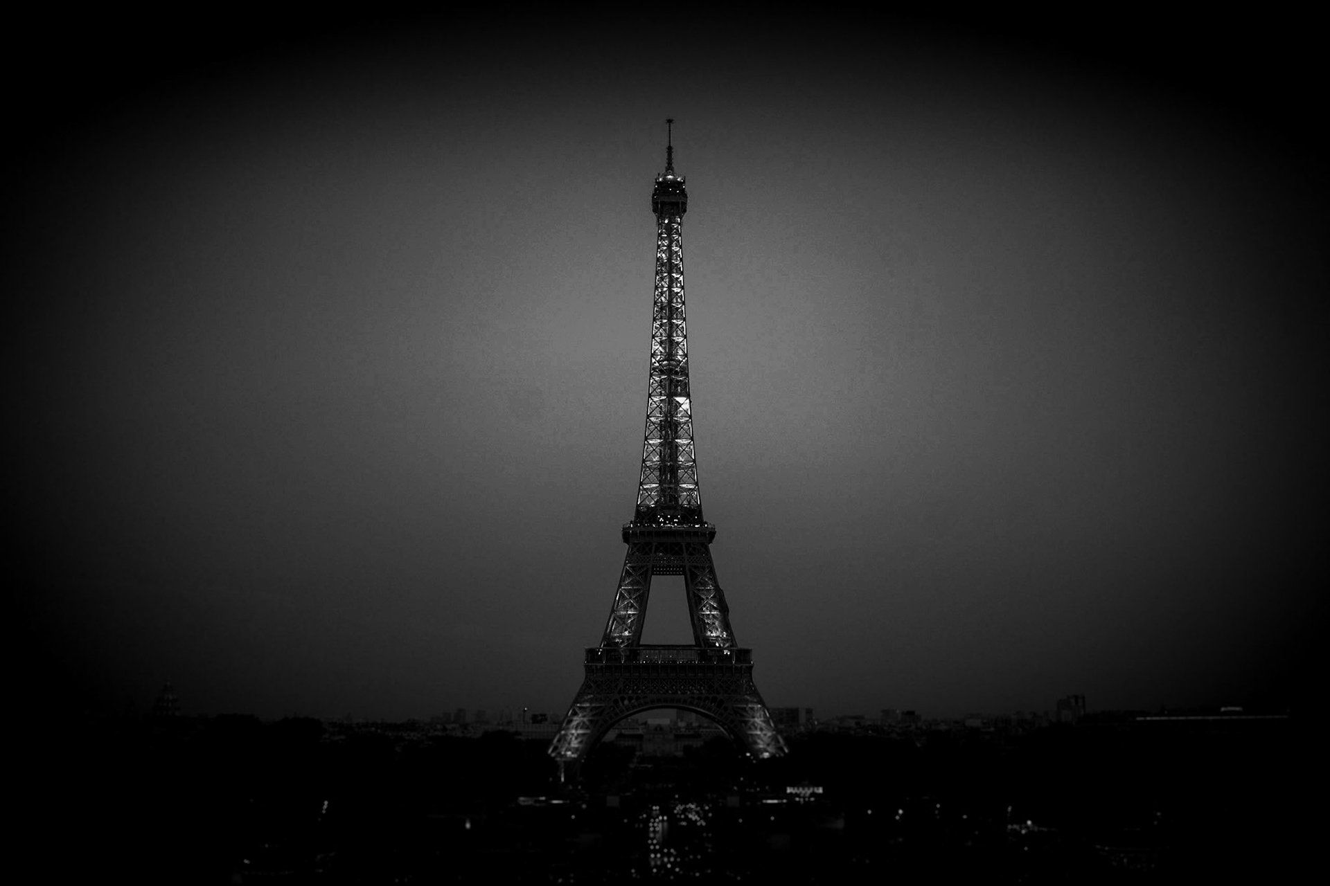 Eiffel Tower - Dusk
