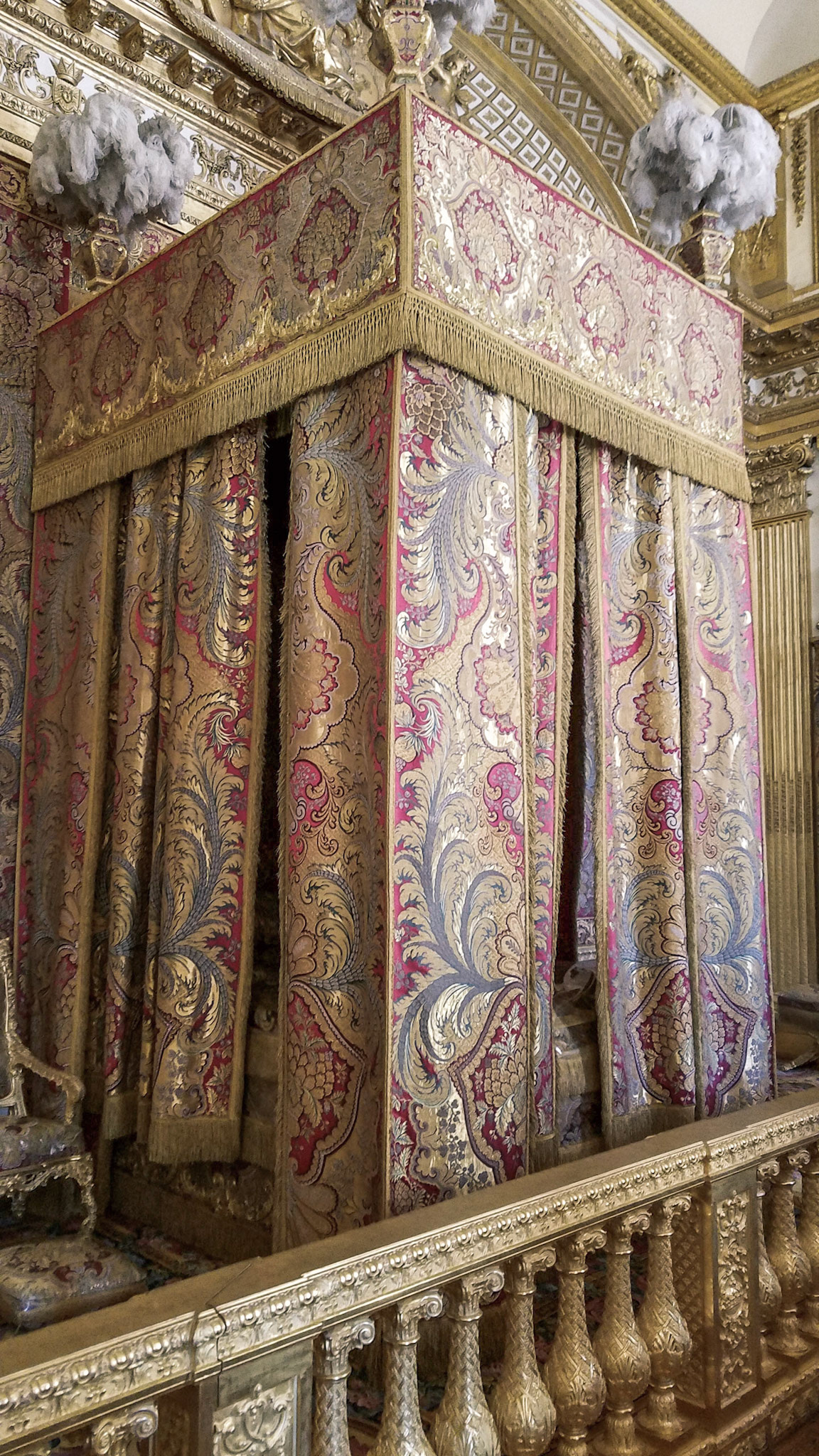 King's bed