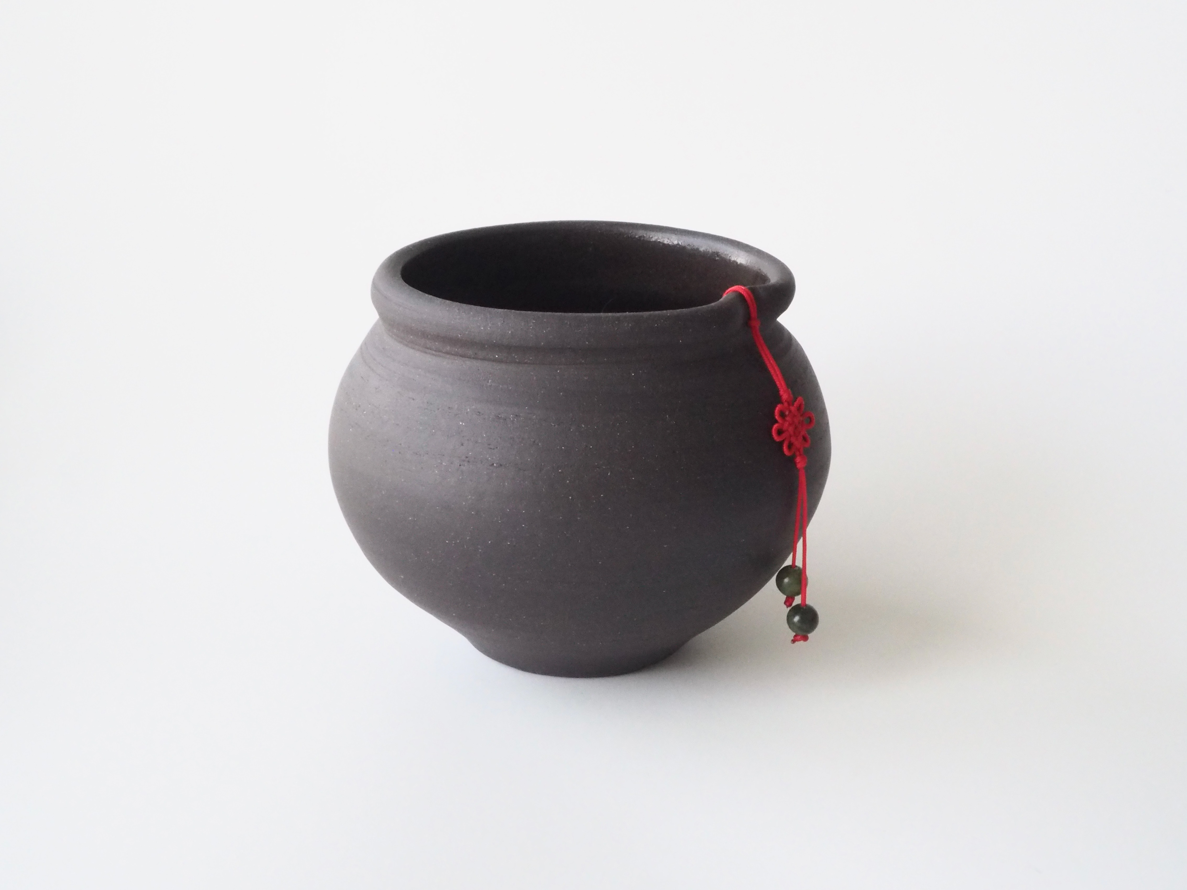 Moon jar [black stoneware]