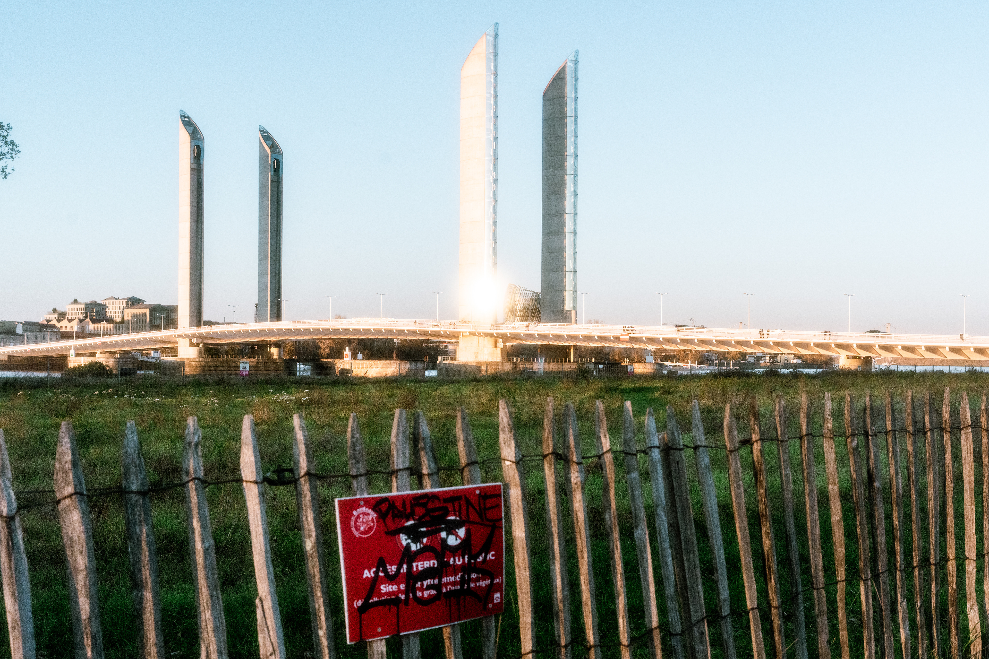 Deux ponts, 33000, 33100, 33200, 33300, 33800, Bordeaux, Gironde, Nouvelle-Aquitaine, France, 2025 (Numérique)