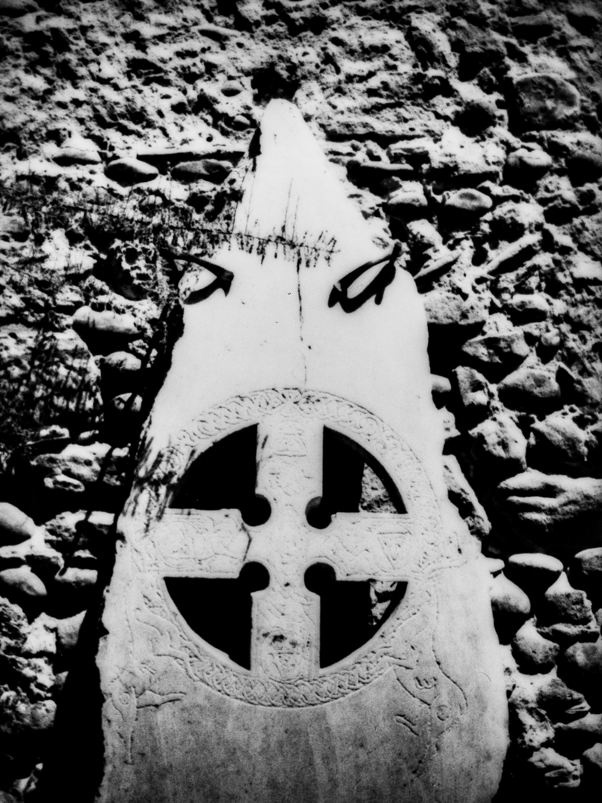 Pierre taillée, 38160, Saint Antoine l'Abbaye, Isère, Auvergne-Rhône-Alpes, France, 2026 (Polaroid)