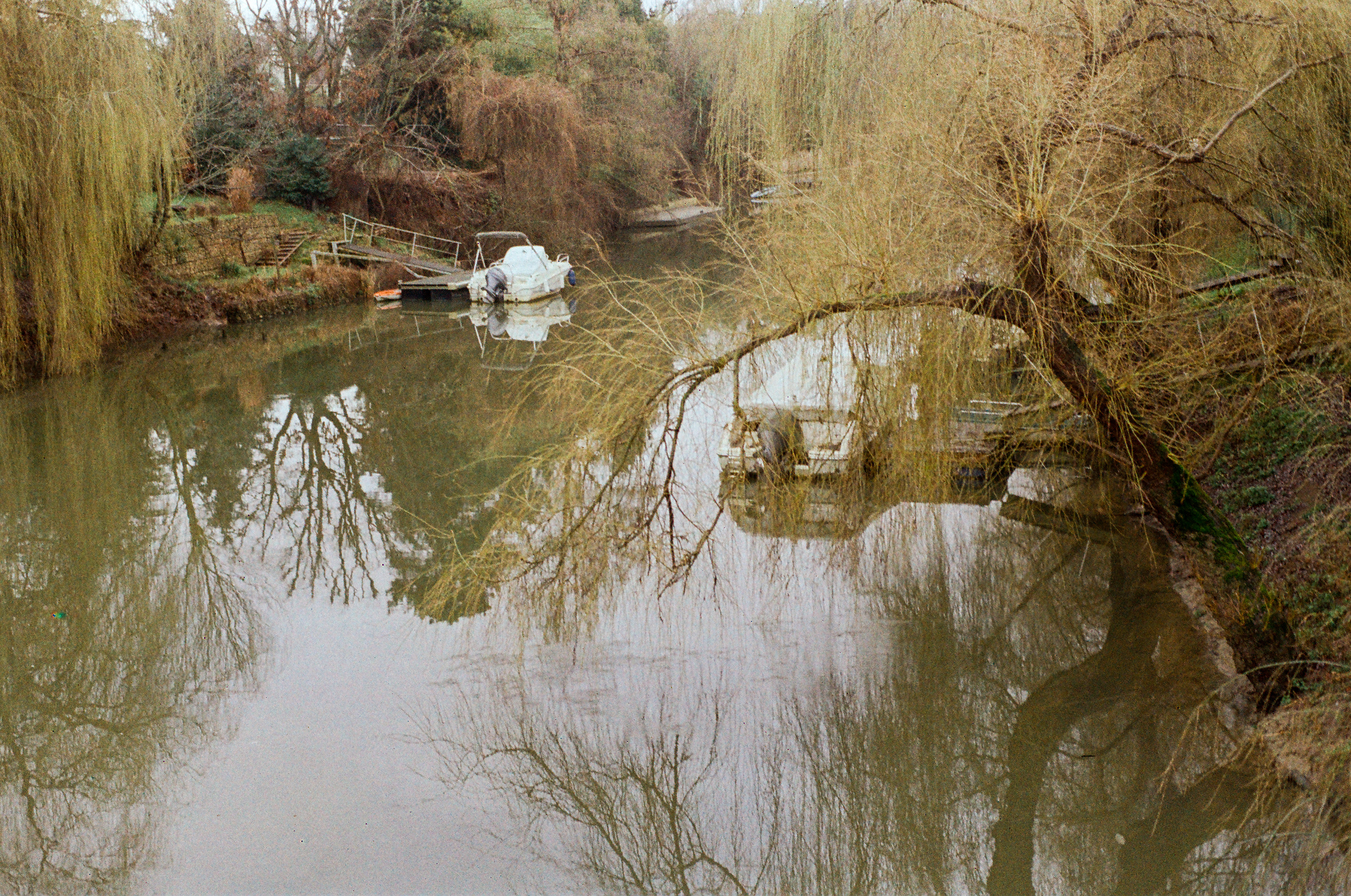 78670, Villennes-Sur-Seine, Yvelines, Ile-de-France, France, 2026 (Argentique)