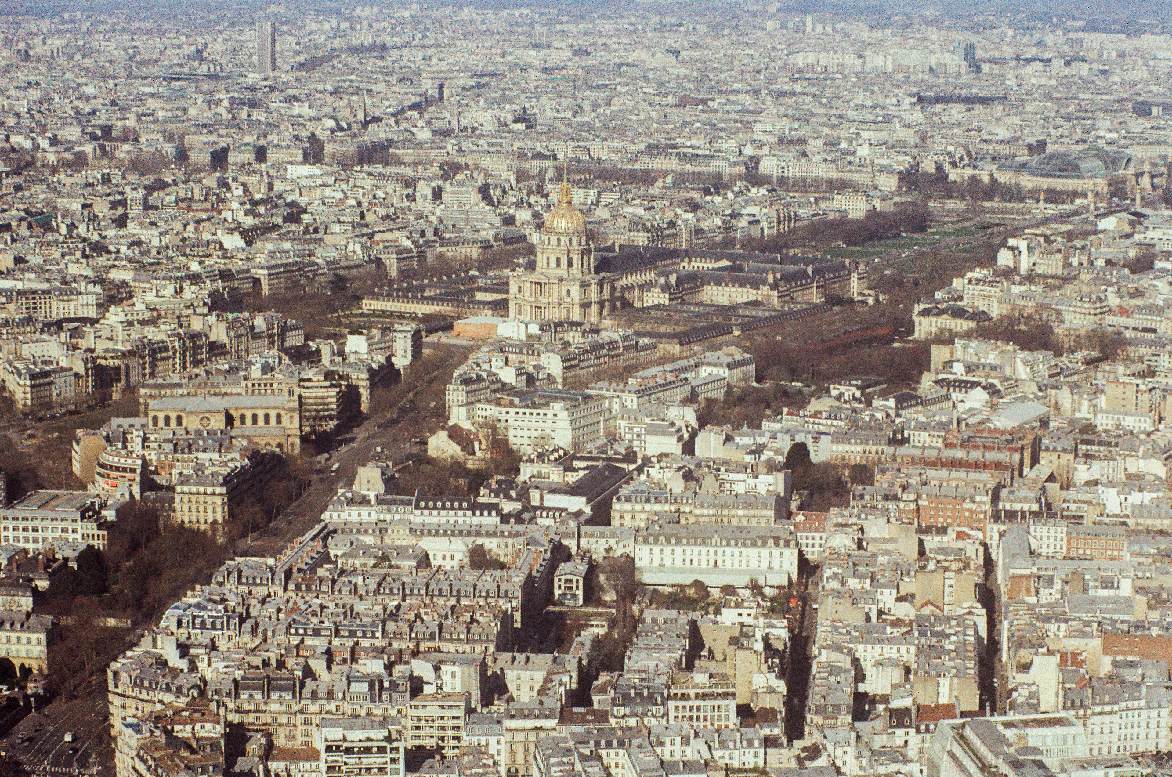 Les Invalides vue de la Tour Montparnasse, 75015, Paris, Ile-de-France, France, 2026 (Argentique)