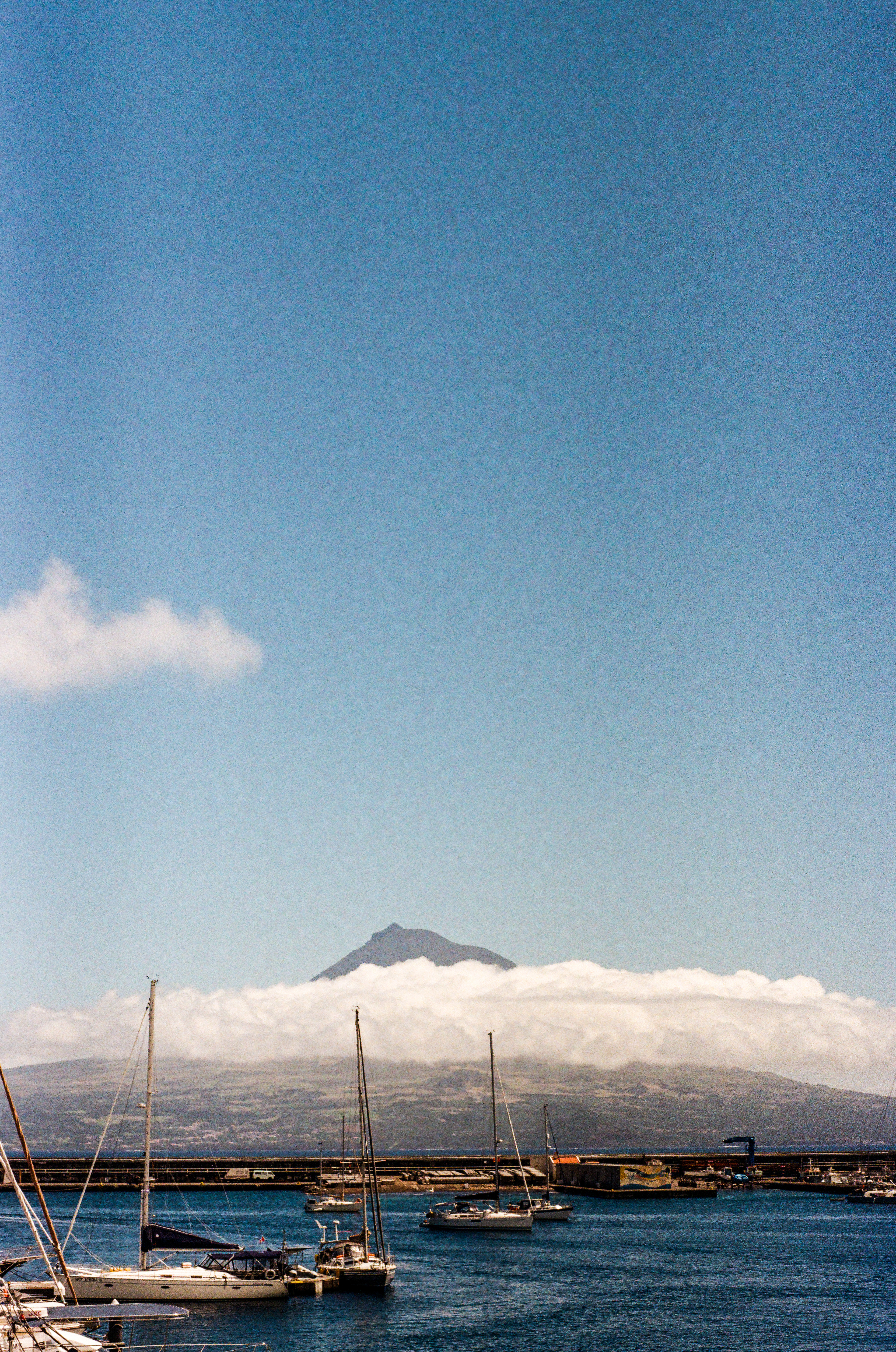 Mont Pico, vue depuis Horta, 9900, Faial, Azores, Portugal, 2025 (Argentique)