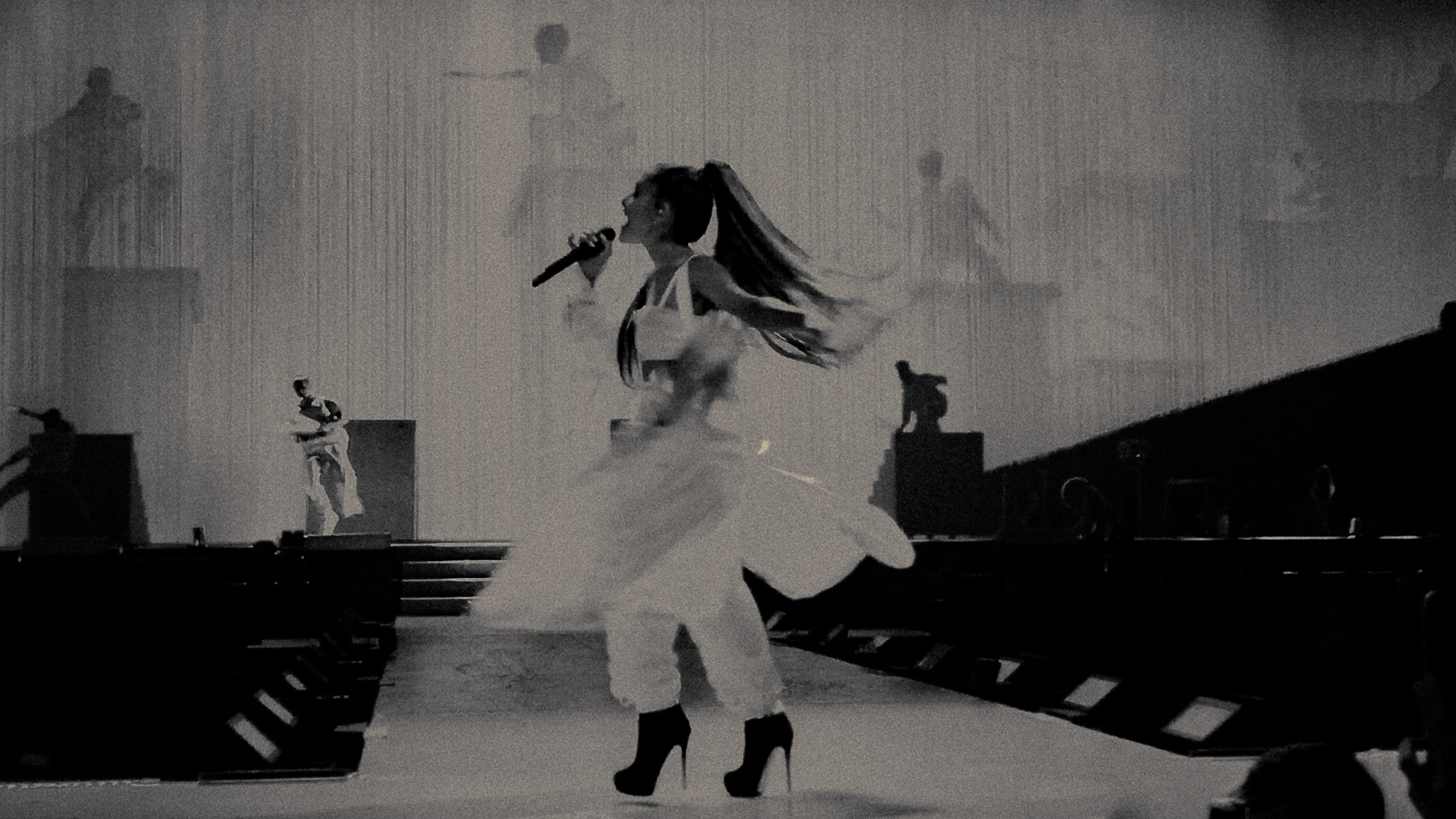 Ariana Grande, Dangerous Woman Tour @ Palau Sant Jordi por Javier Alcaide
