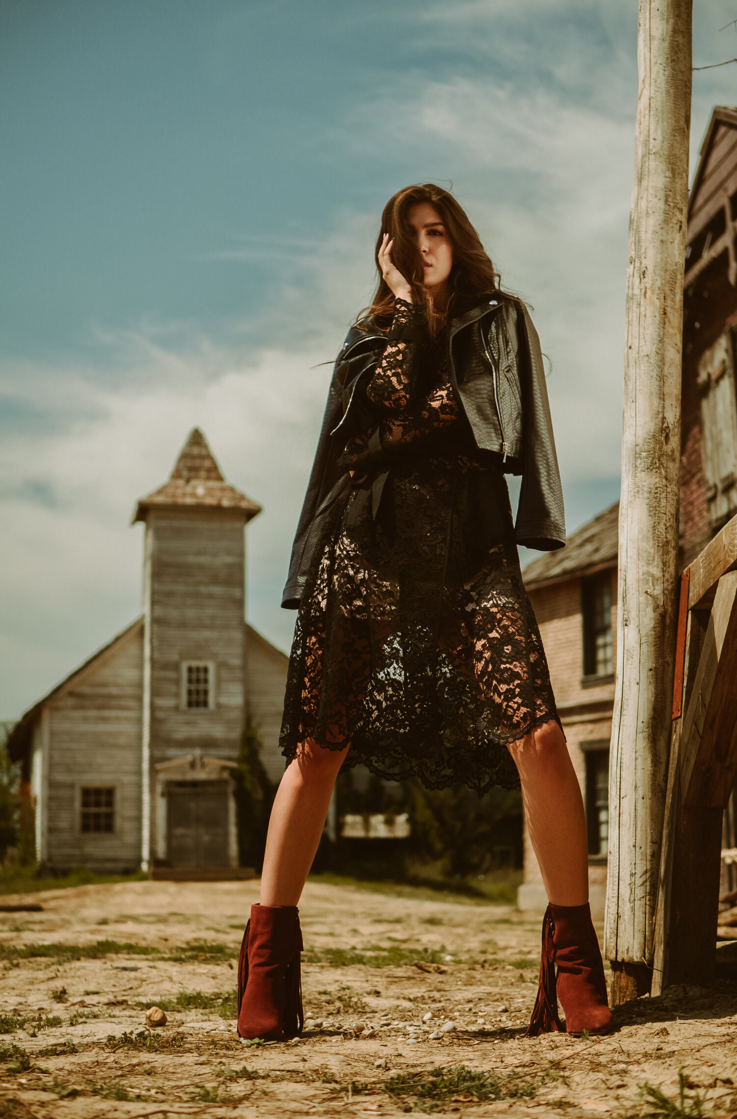 Fashion shot by Tiberiu Arsene, for Revista Avantaje.