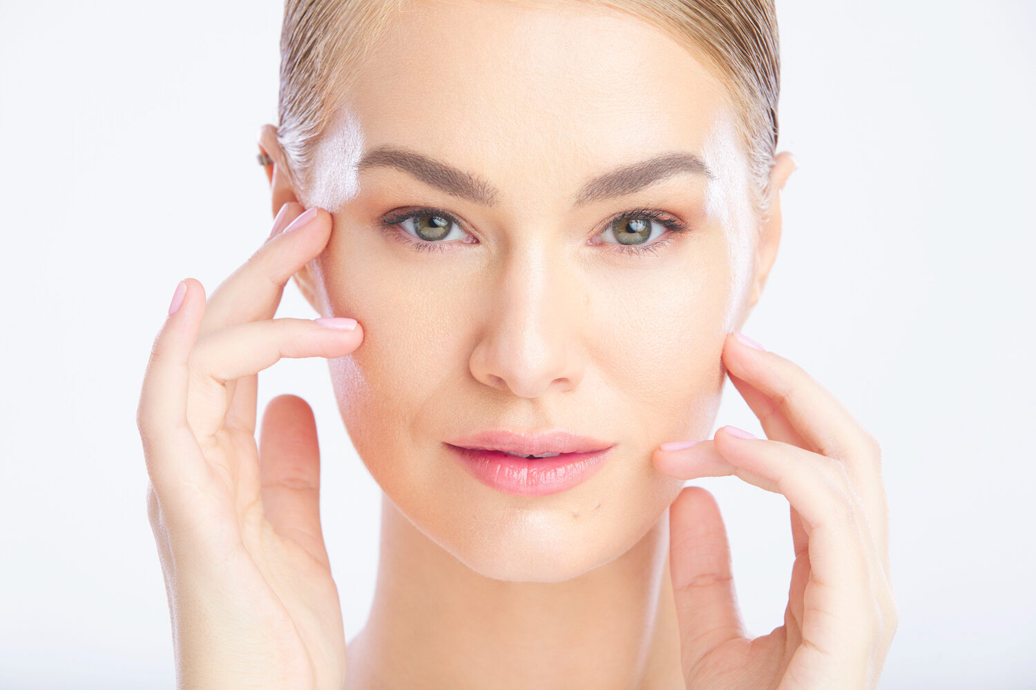 Commercial shots by Tiberiu Arsene, with Feli Donose for Oriflame.