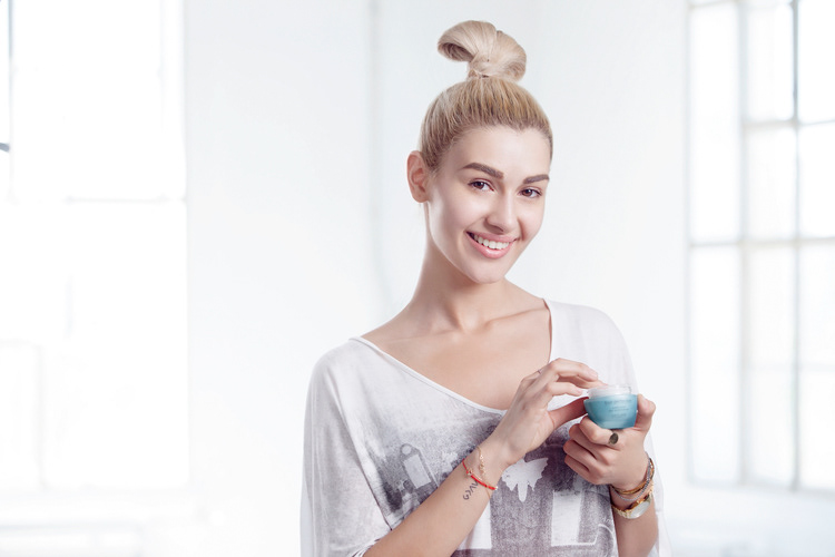 Commercial shot by Tiberiu Arsene with Alina Eremia for Oriflame.