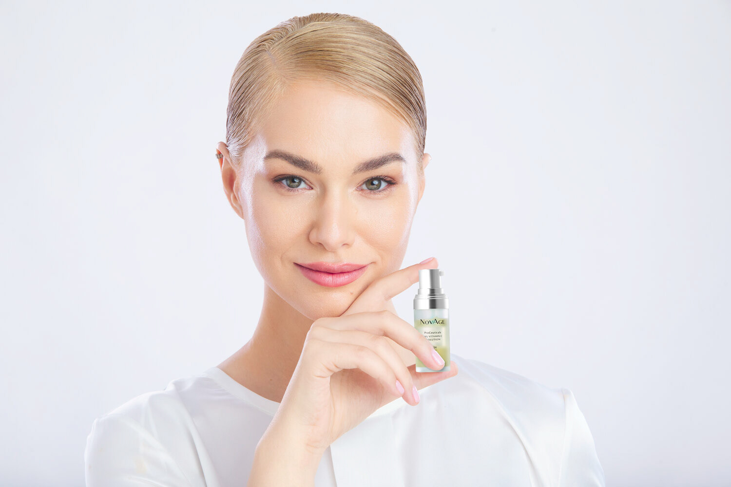 Commercial shots by Tiberiu Arsene, with Feli Donose for Oriflame.