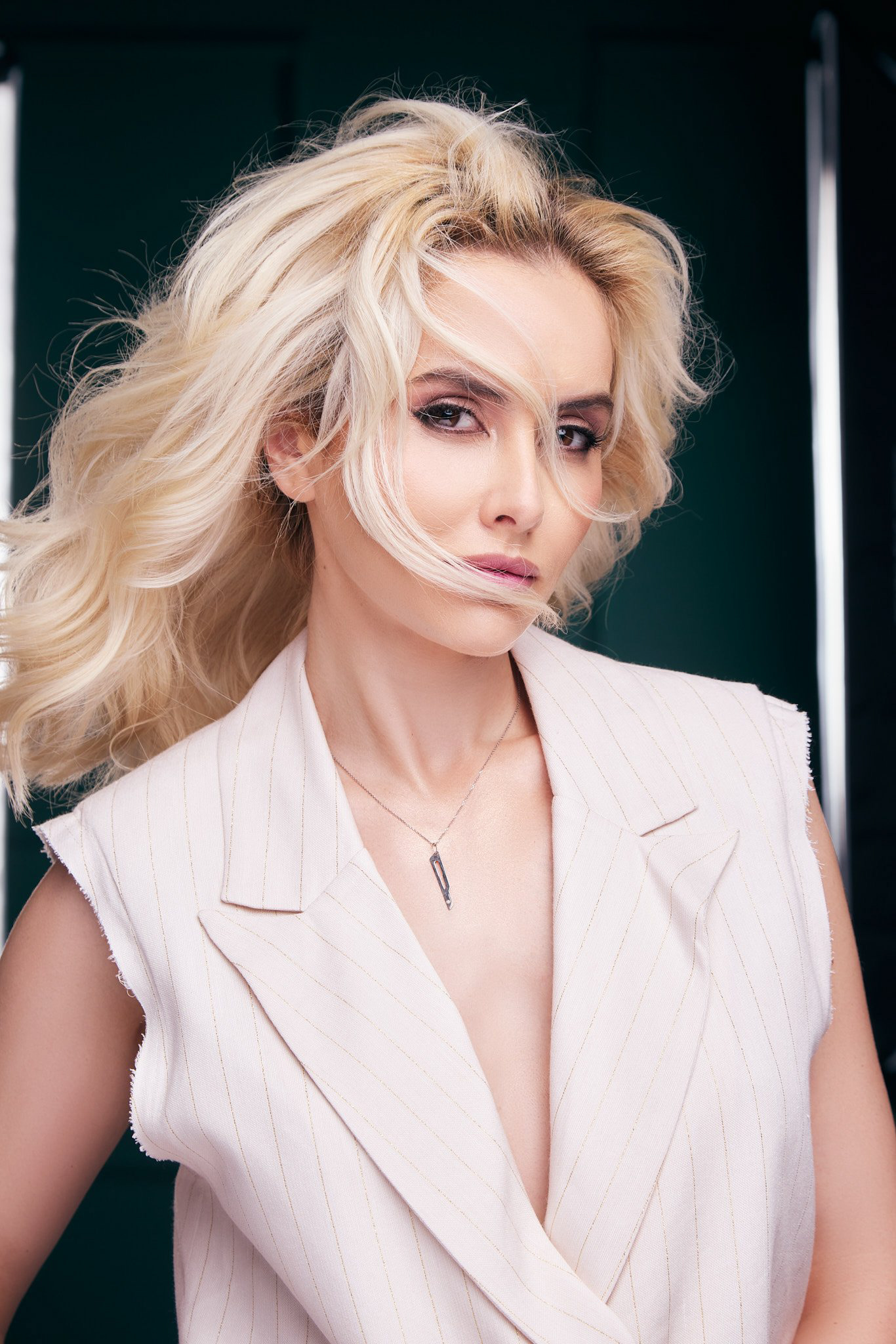 Fashion shot by Tiberiu Arsene, for Revista Viva.