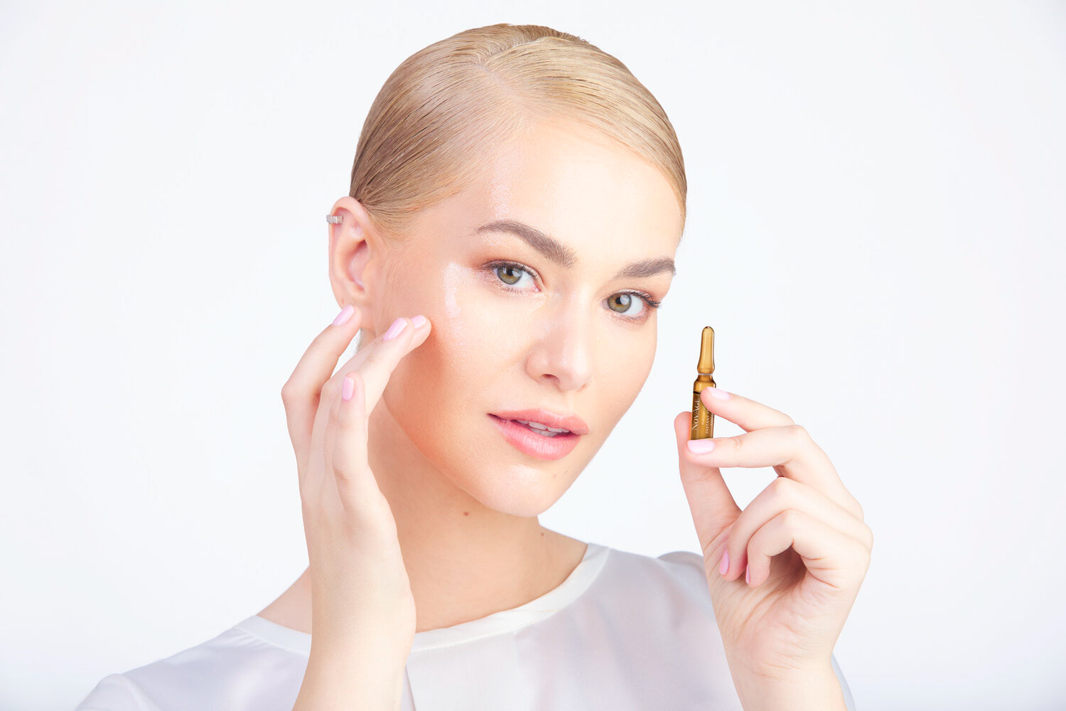 Commercial shots by Tiberiu Arsene, with Feli Donose for Oriflame.
