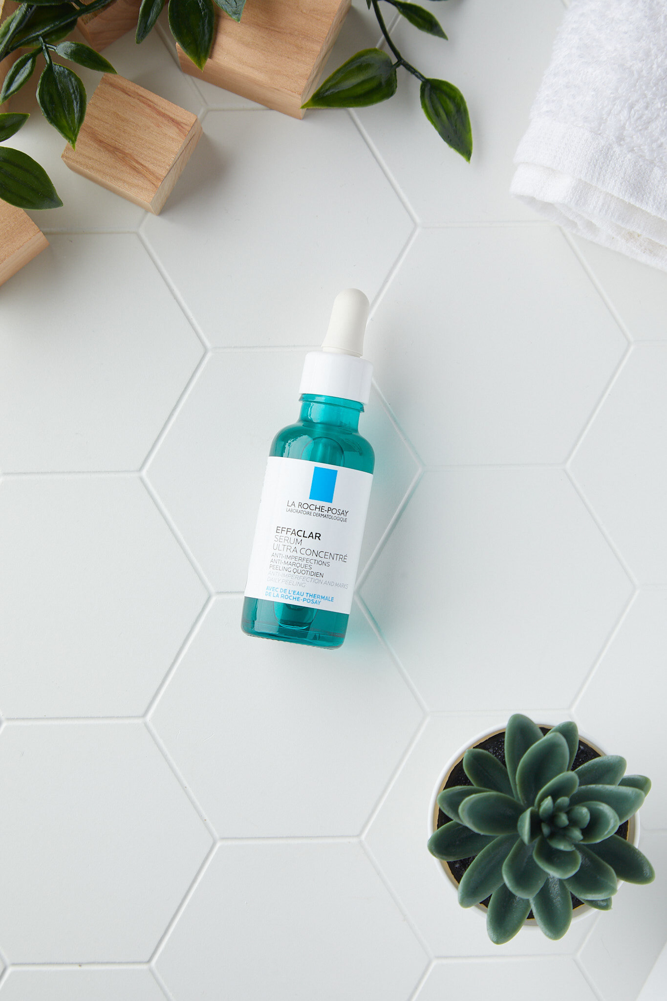 Product shots by Tiberiu Arsene, shot for La Roche Posay.