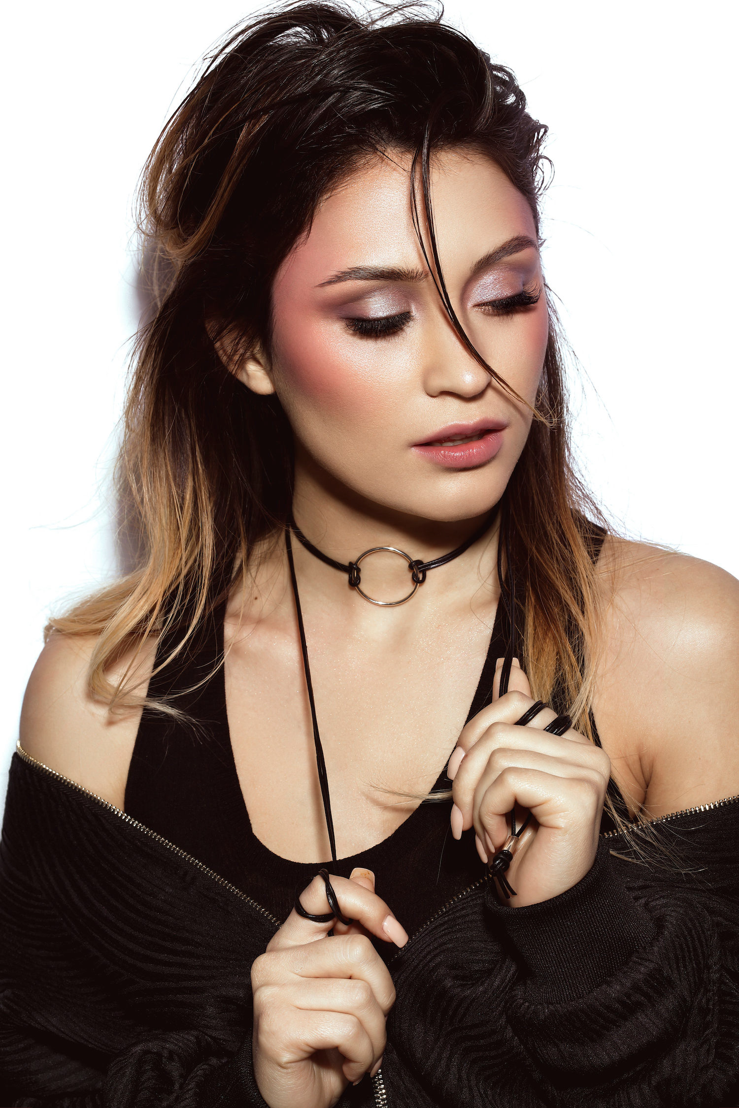 Beauty shot by Tiberiu Arsene with Irina Rimes for Unica.