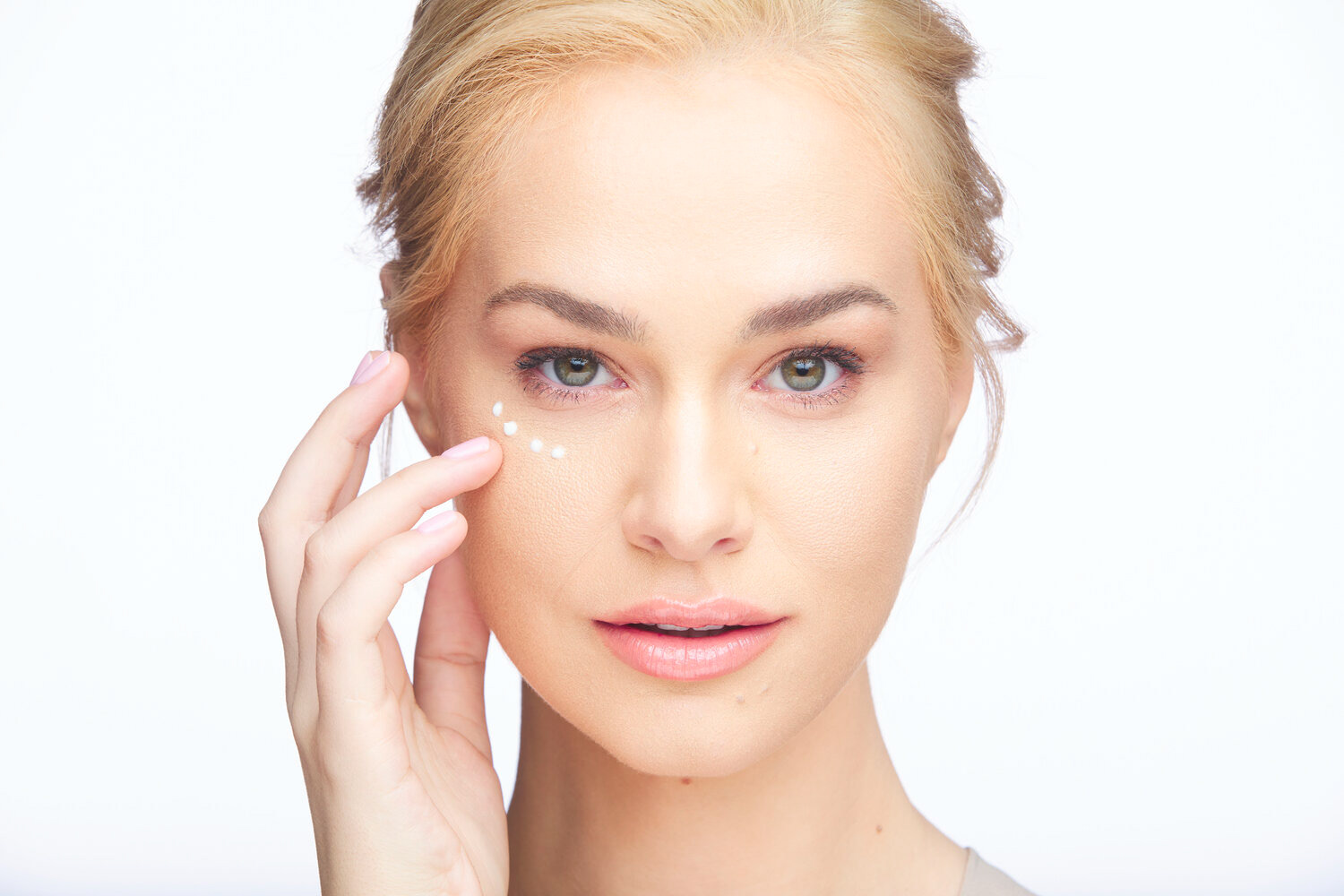 Commercial shots by Tiberiu Arsene, with Feli Donose for Oriflame.